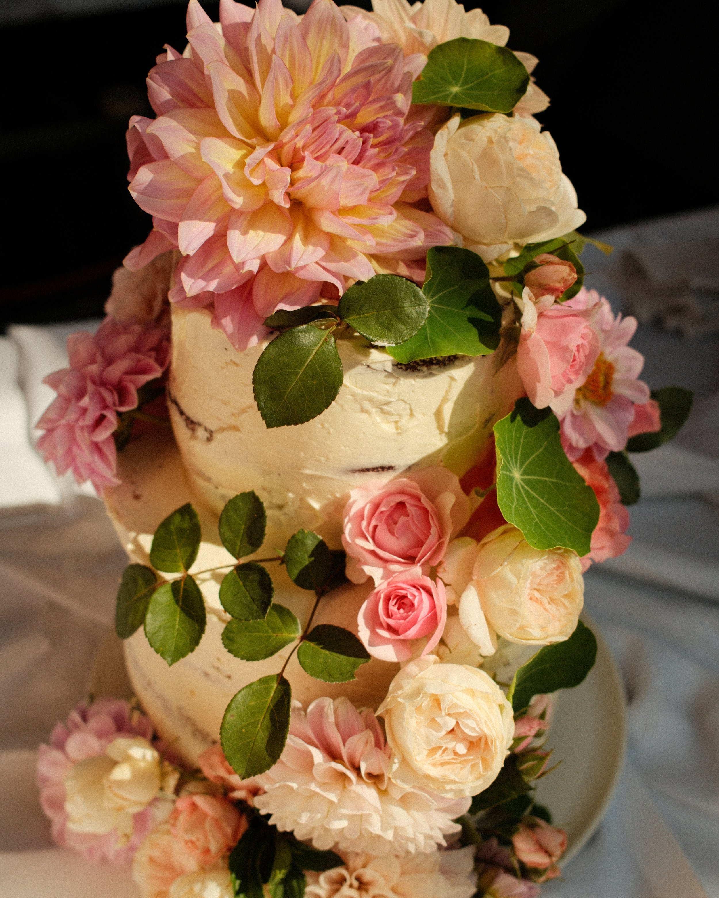 Blüten für Hochzeitstorte.JPG