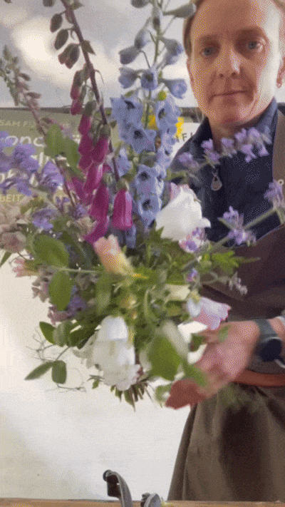 Frisch gebundener Slowflower-Strauß aus eigenem Anbau in Werder an der Havel