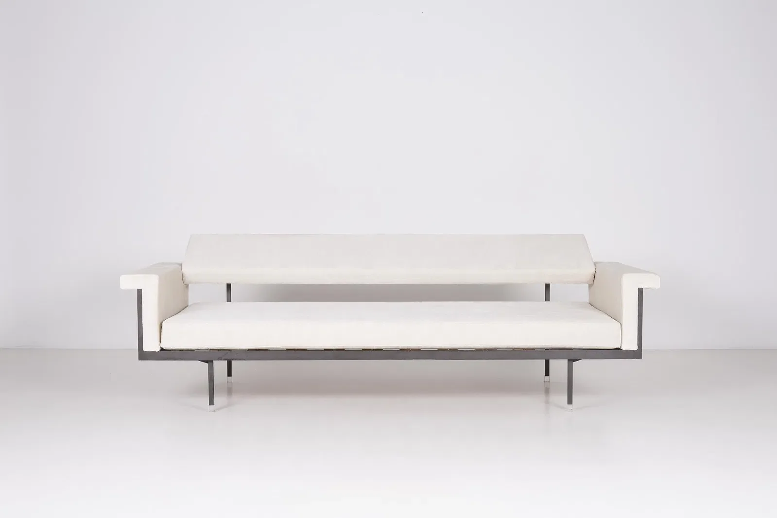  Kazuhide Takahama 
 GET NOW €5K 
 ESTIMATE: €5K–7K 