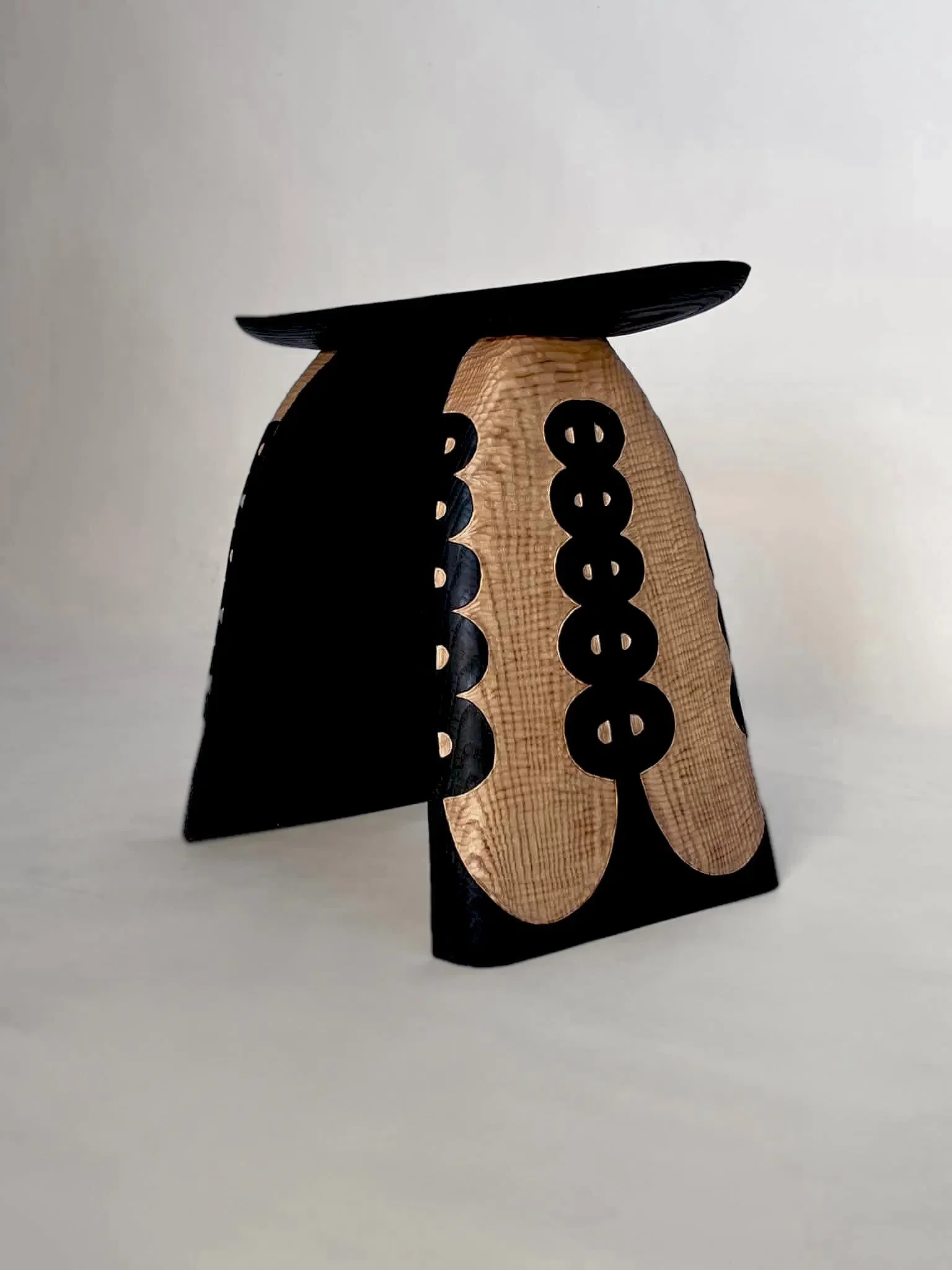   julien diaz 
 STARTING BID €1.4k 
 ESTIMATE: €1.4k–€1.6k 
 UNDERVALUED ↓ 