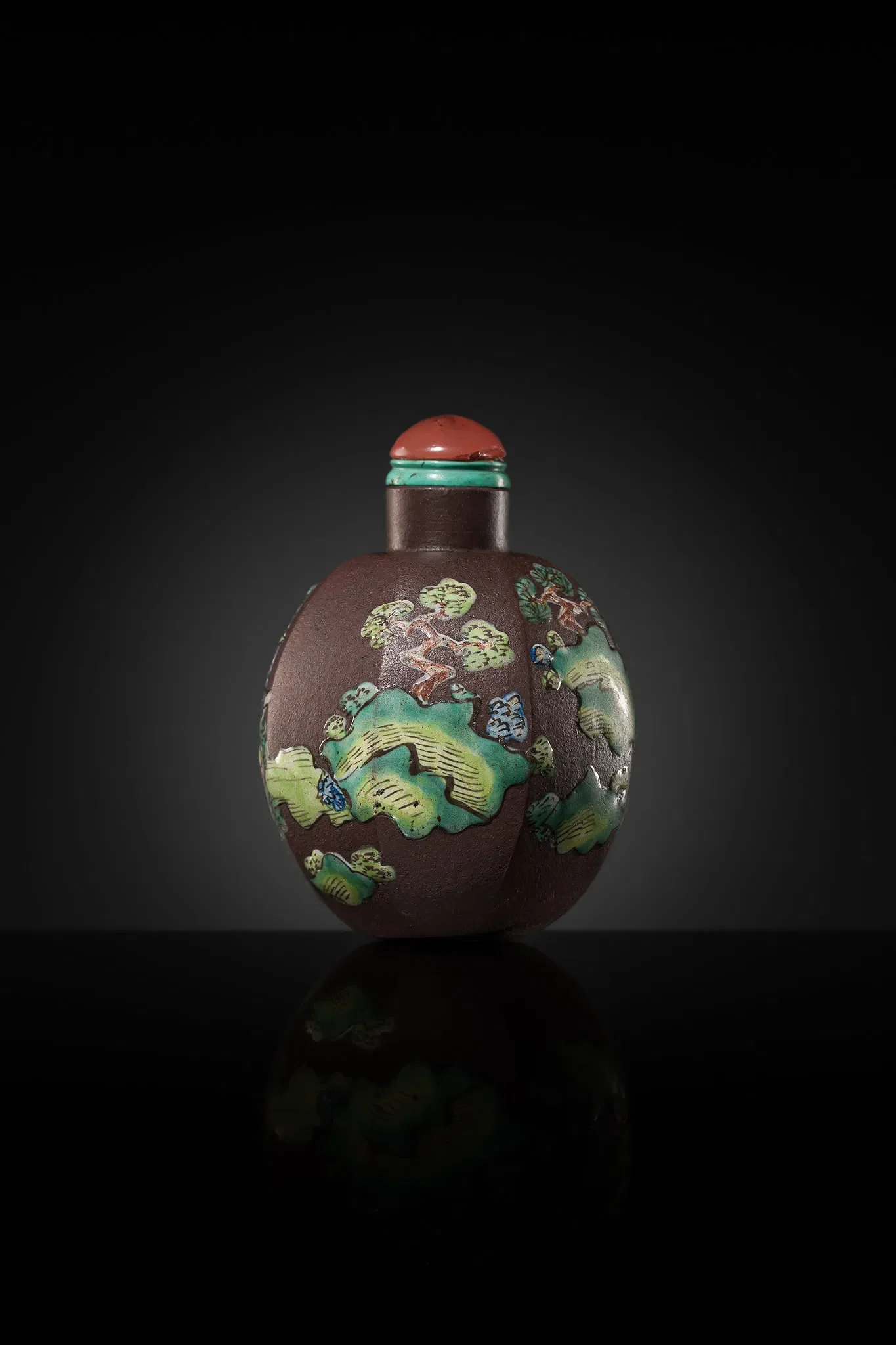  'LANDSCAPE' SNUFF BOTTLE, 1821-1880 
 STARTING BID €1.4K 
 ESTIMATE: €1.4–€2.8k 
 FAIR VALUE → 