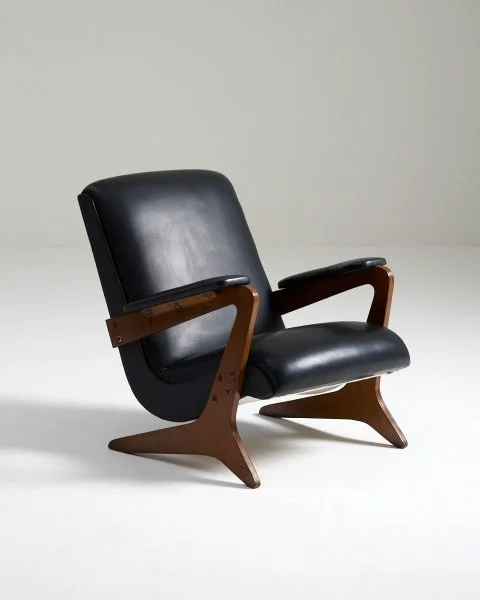  José Zanine Caldas 
 STARTING BID €2k 
 ESTIMATE: €8–€12k 
 UNDERVALUED ↓ 