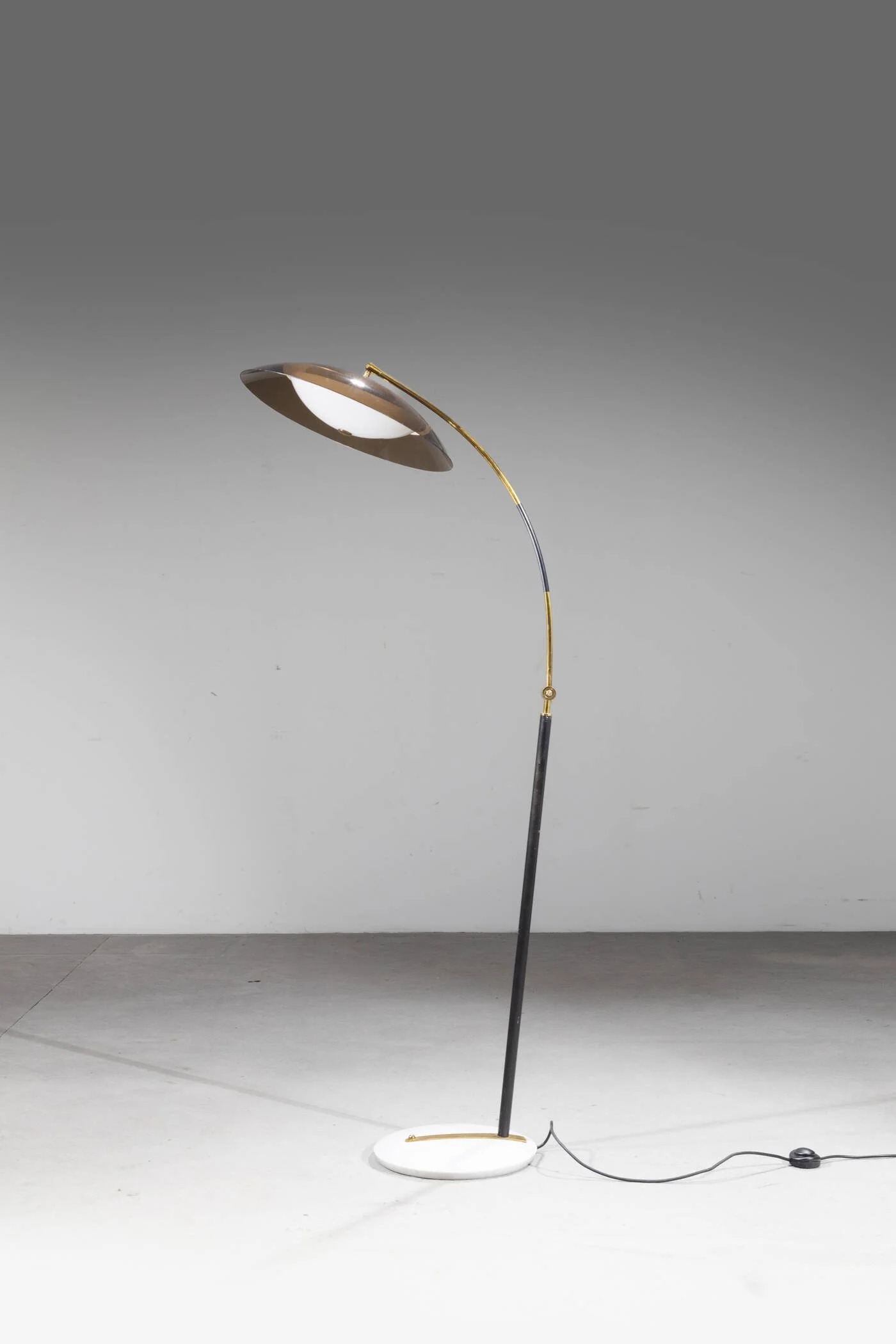  STILUX  
 GET NOW €700 
 ESTIMATE: €1K-2K 