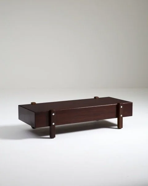  sergio Rodrigues 
 STARTING BID €2k 
 ESTIMATE: €5–€10k 
 UNDERVALUED ↓ 