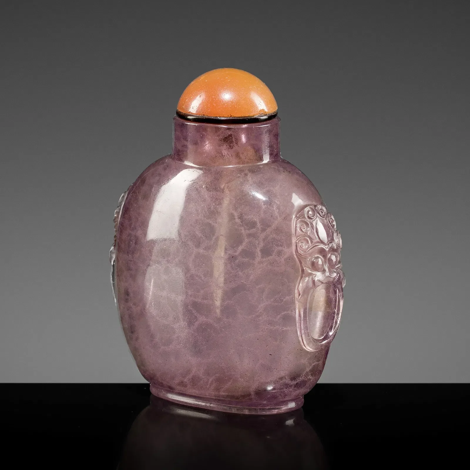  'SEA-SPRAY' AMETHYST SNUFF BOTTLE, 1750-1850 
 STARTING BID €500 
 ESTIMATE: €500–€1k 
 FAIR VALUE → 
