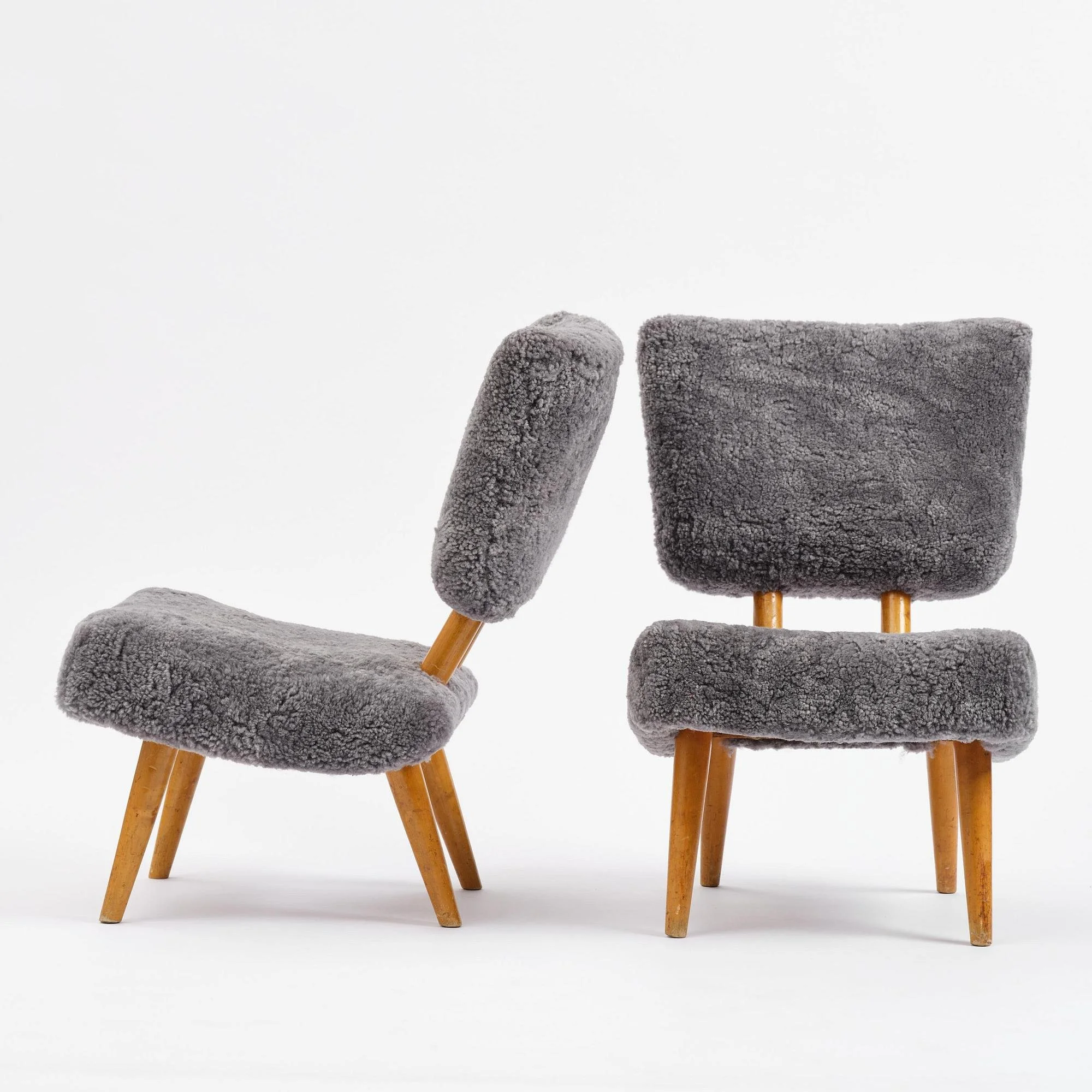  lounge chairs 
 STARTING BID €50K 
 ESTIMATE: €3K–€4K 
 FAIR VALUE →  