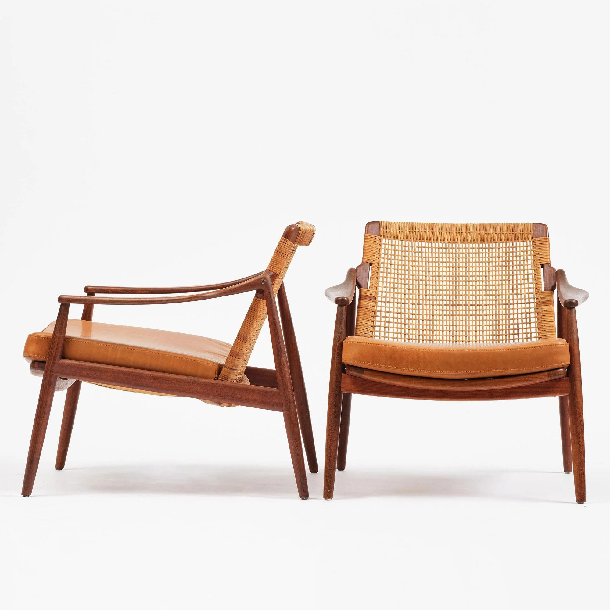  Hartmut Lohmeyer 
 STARTING BID €2.3K 
 ESTIMATE: €3K–€4K 
 DESIGN HERO →  
