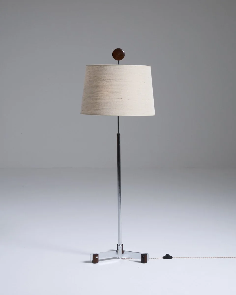  Sergio Rodrigues (Oca) 
 STARTING BID €1k 
 ESTIMATE: €5–€10k 
 UNDERVALUED ↓ 