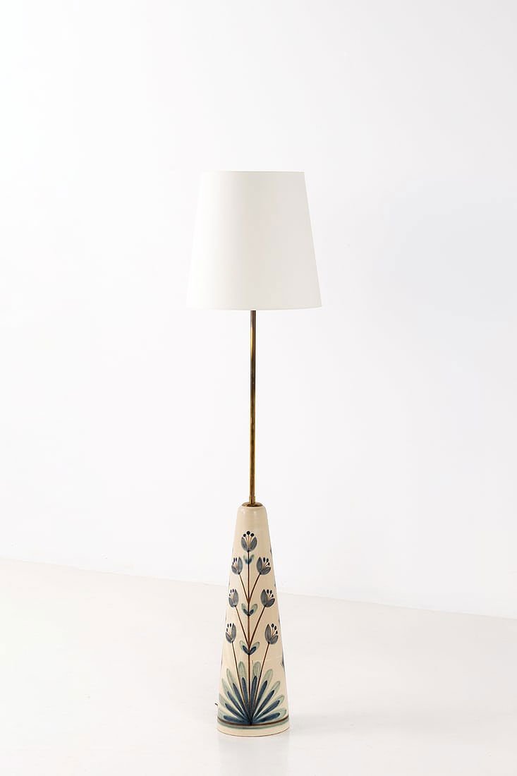  Rigmor NielsenI 
 STARTING BID €1,5K 
 ESTIMATE: €1,5K–€2K 
 UNDERVALUED ↓  
