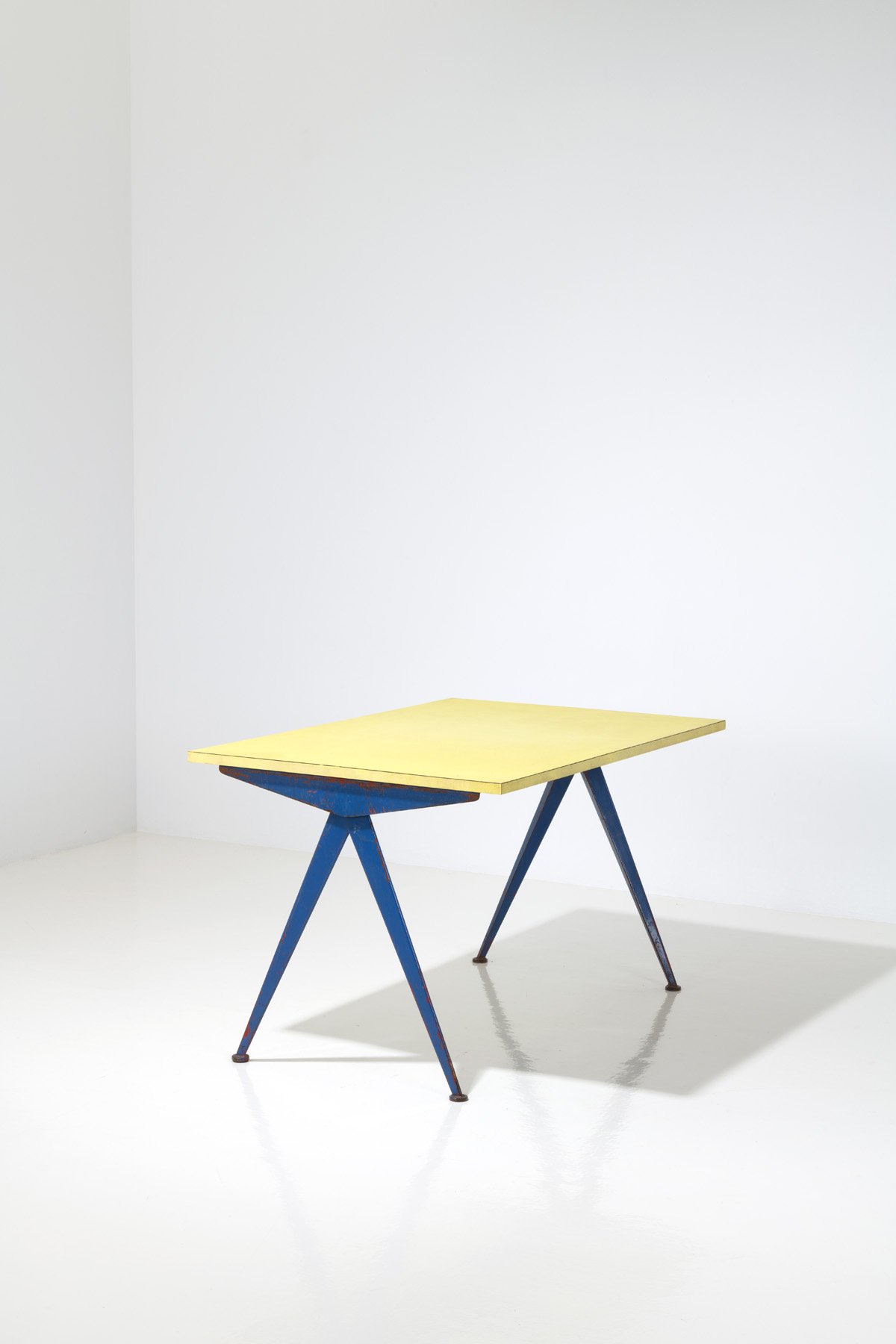  Jean Prouvé 
 STARTING BID €15K 
 ESTIMATE: €15K–€20K 
 FAIR VALUE → 
