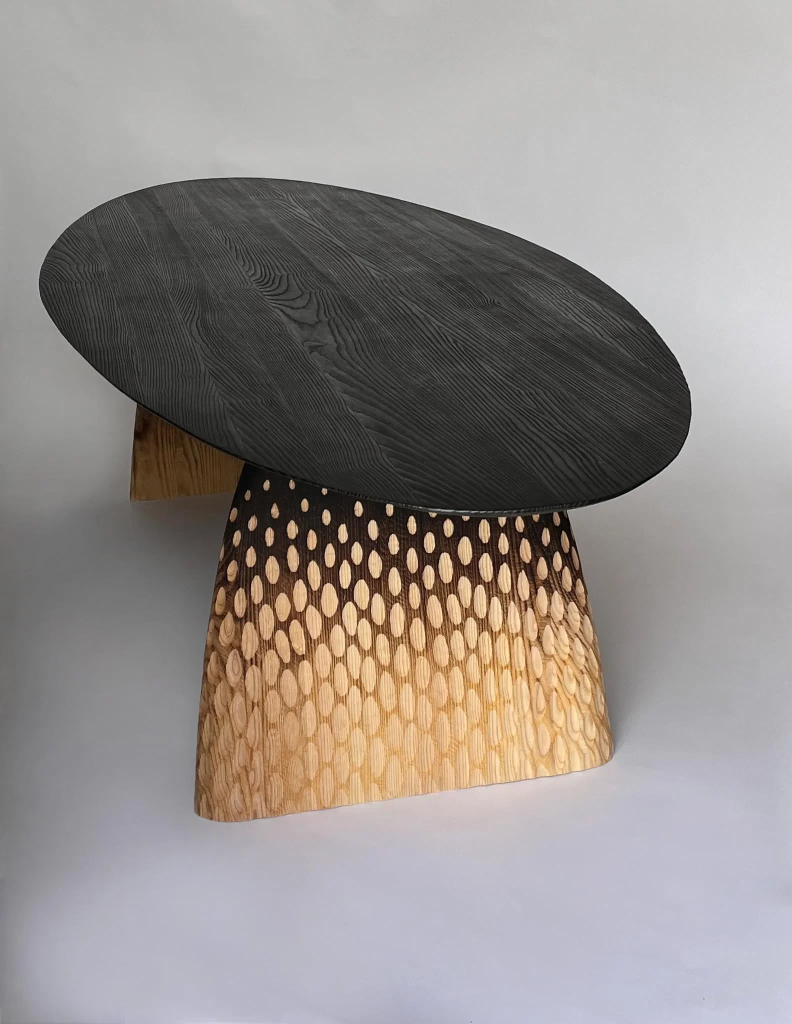   julien diaz 
 STARTING BID €8k 
 ESTIMATE: €8k–€10k 
 UNDERVALUED ↓ 