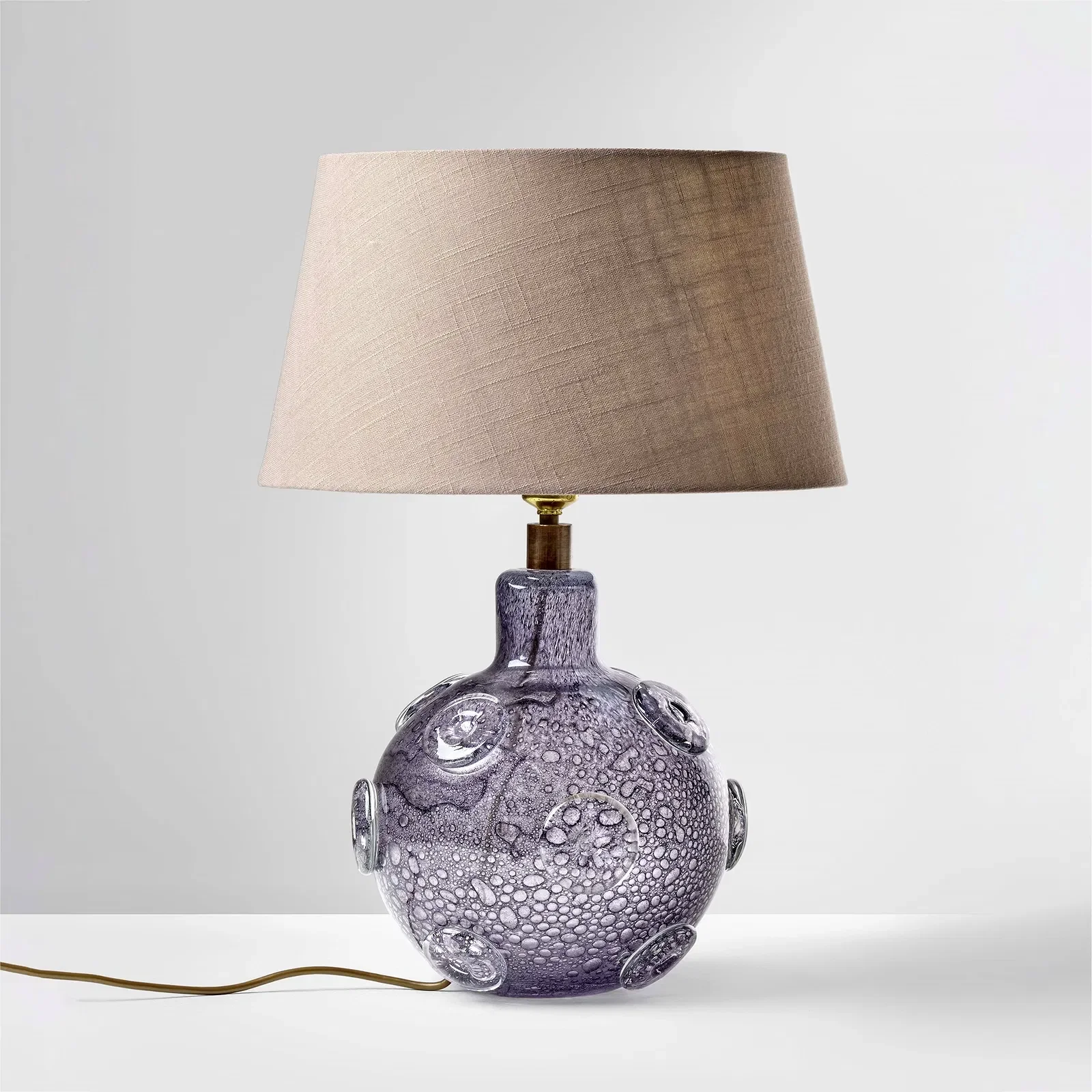  Barovier e Toso 
 STARTING BID €2K 
 ESTIMATE: €2K–€4K 
 FAIR VALUE →  