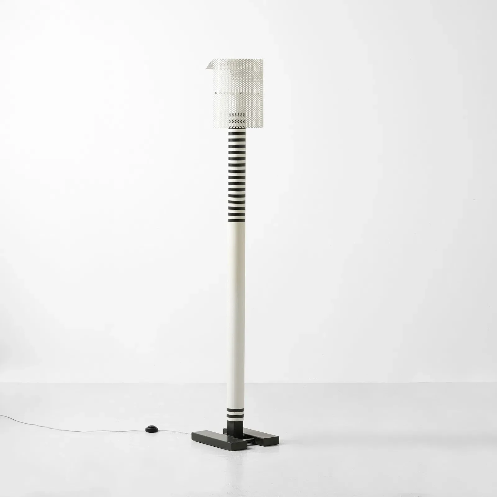  Mario Botta 
 STARTING BID €800 
 ESTIMATE: €800–€1K 
 UNDERVALUED ↓ 