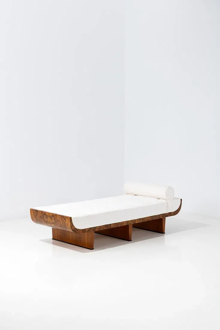  Gio Ponti & Emilio Lancia 
 STARTING BID €1K 
 ESTIMATE: €4K–€5K 
 FAIR VALUE →  