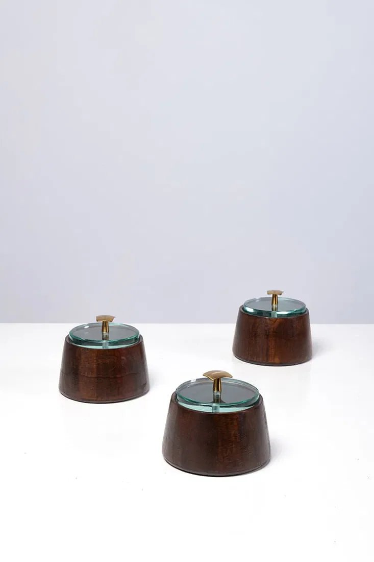  Fontana Arte 
 STARTING BID €2K 
 ESTIMATE: €2K–€3K 
 UNDERVALUED ↓ 