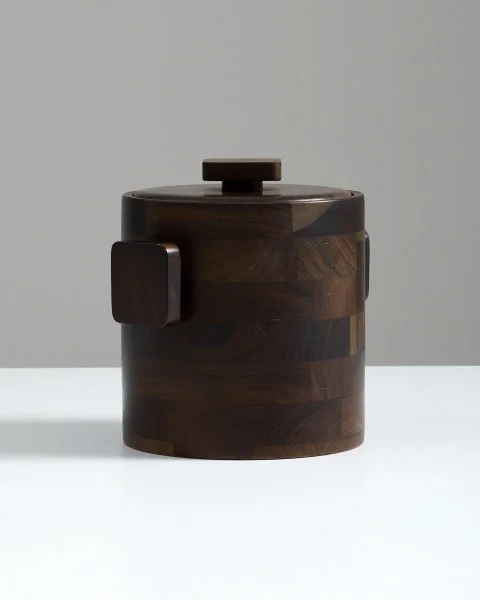  Jean Dobré 
 STARTING BID €100 
 ESTIMATE: €500–€1k 
 UNDERVALUED ↓ 
