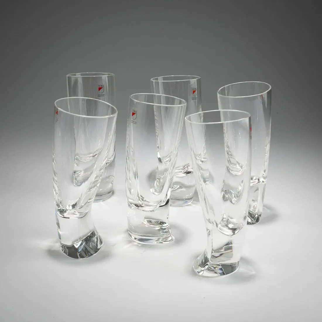  Angelo Mangiarotti 
 STARTING BID €200 
 ESTIMATE: €250–€300 
 UNDERVALUED ↓  