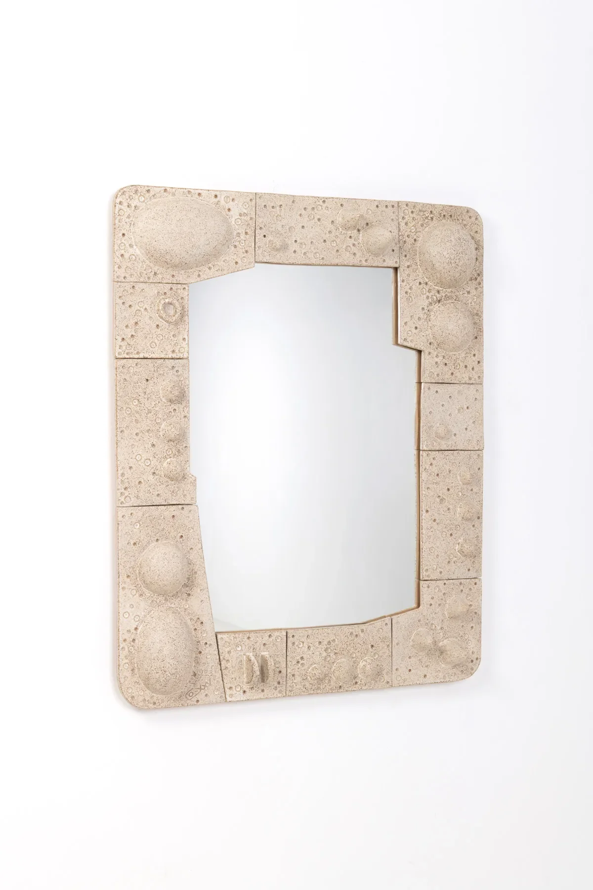  CARLOS OTERO 
 STARTING BID €2.7K 
 ESTIMATE: €2.7K–€3.8k 
 UNDERVALUED ↓ 