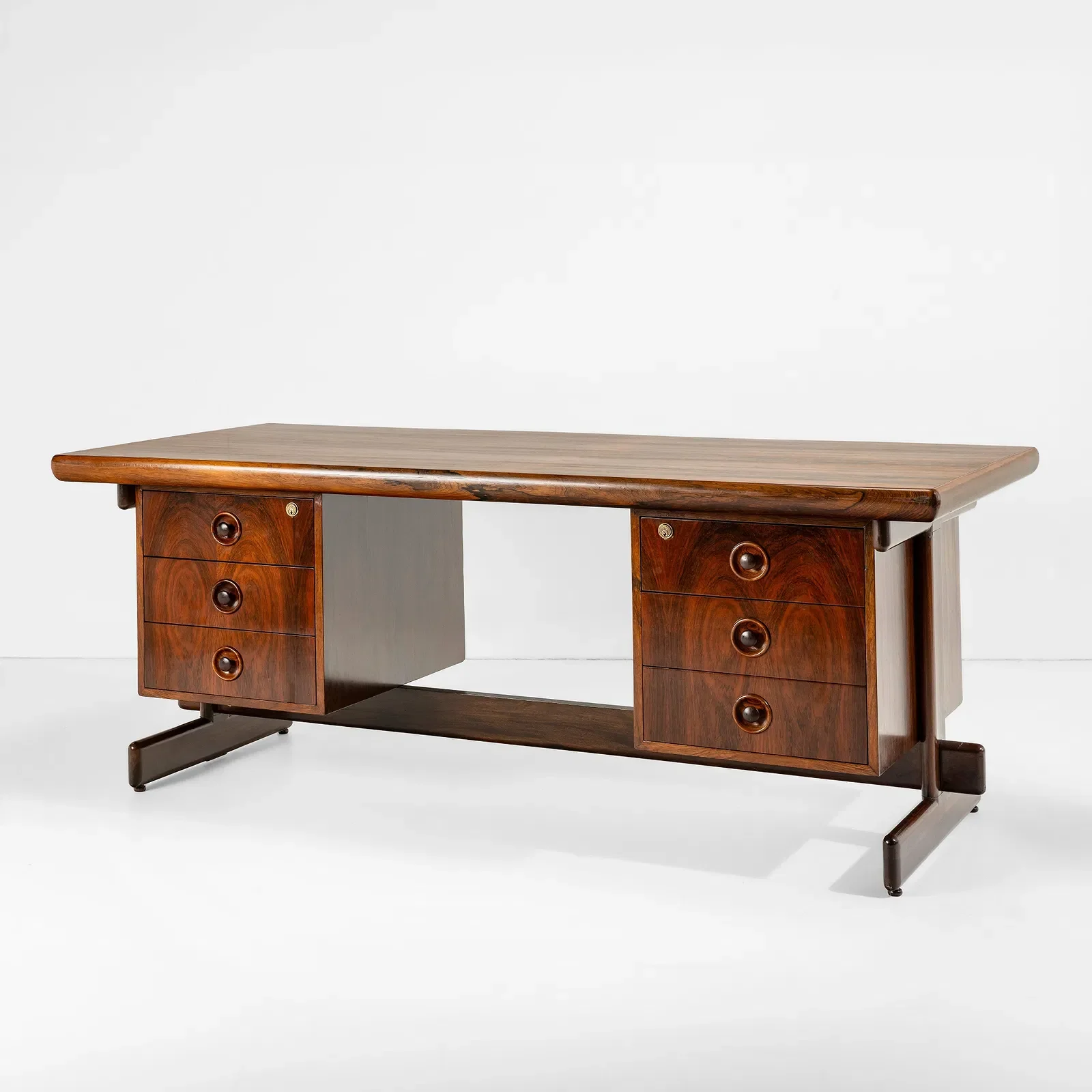  Sergio Rodrigues 
 GET NOW €4K 
 ESTIMATE: €4K–€6K 