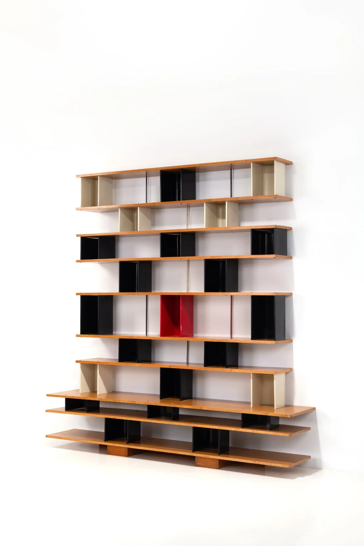 Charlotte Perriand 
 STARTING BID €250k 
 ESTIMATE: €250k–€350k 
 FAIR VALUE →  
