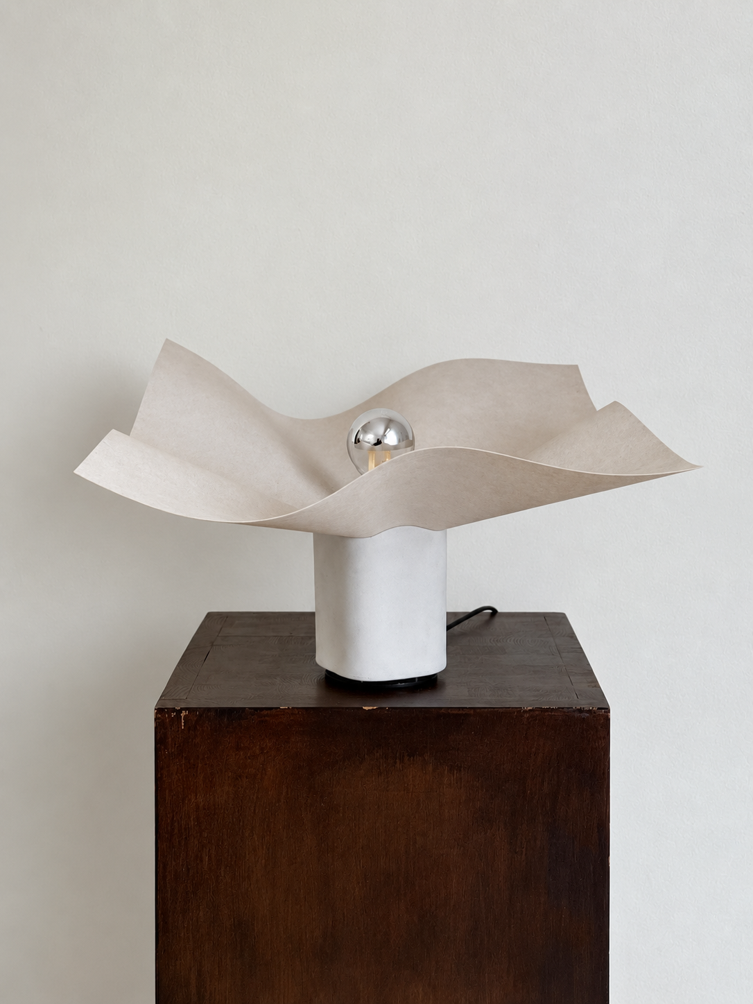  Mario Bellini per Artemide 
 STARTING BID €250 
 ESTIMATE: €500–€1k 
 UNDERVALUED ↓ 