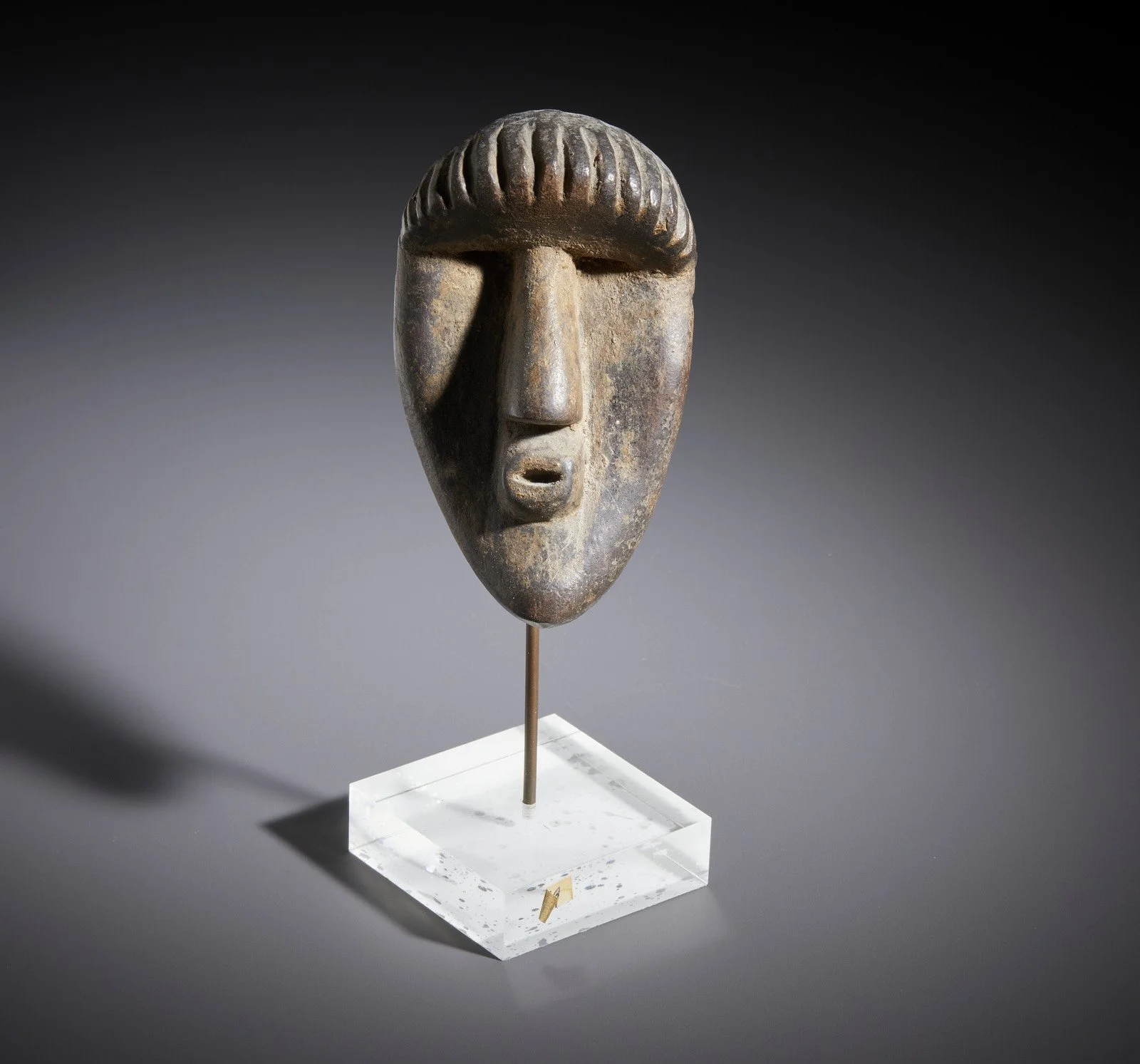  Costa D'Avorio mask 
 STARTING BID €340 
 ESTIMATE: €500–€700  
 UNDERVALUED ↓ 