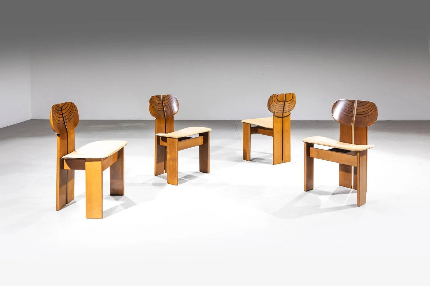  AFRA E TOBIA SCARPA  
 GET NOW €8K 
 ESTIMATE: €12K-16K 
