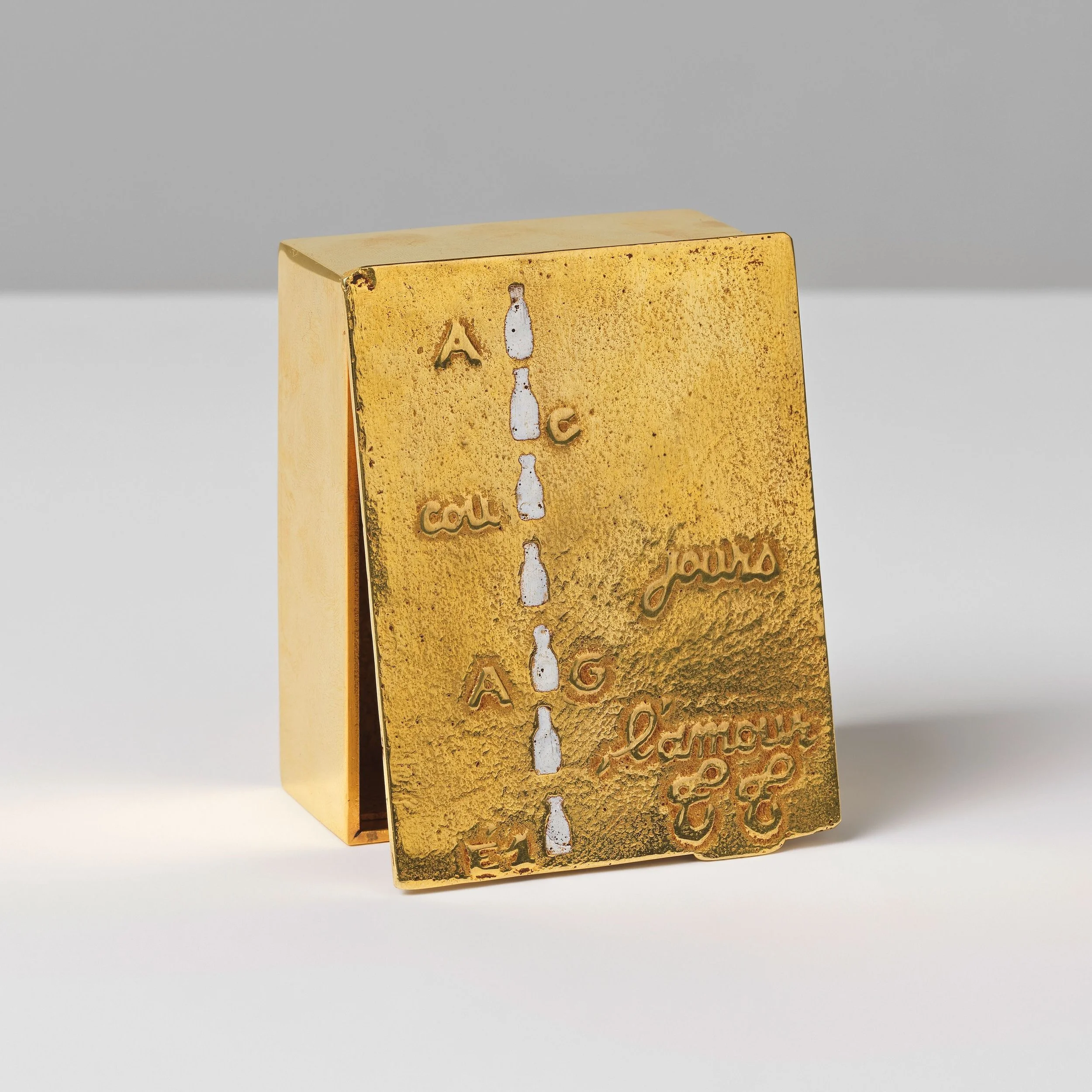  LINE VAUTRIN 
 STARTING BID €2K 
 ESTIMATE: €2.5K–€3.5K 
 FAIR VALUE→ 