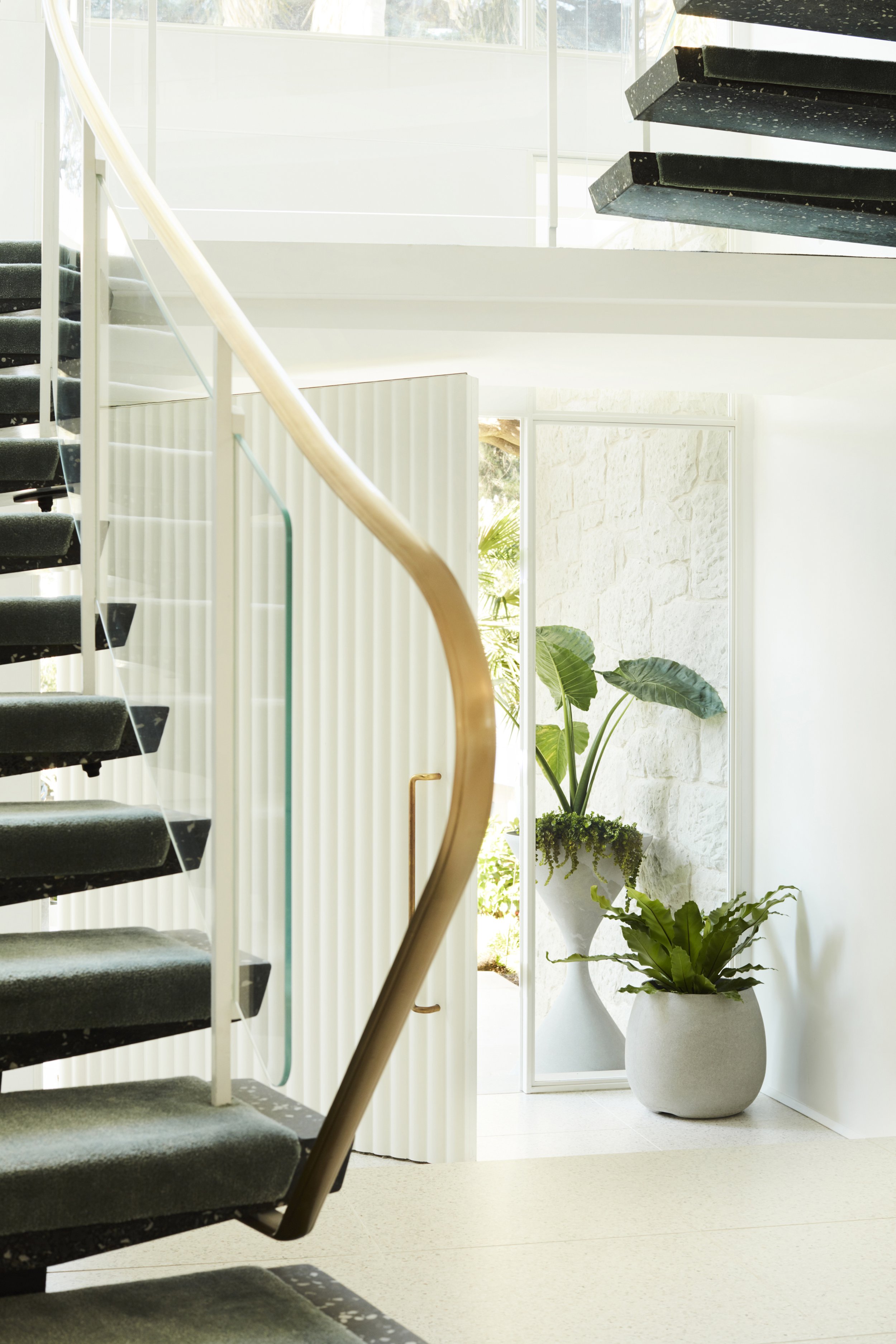 08_ROBERTPLUMB_Pots_300.jpg