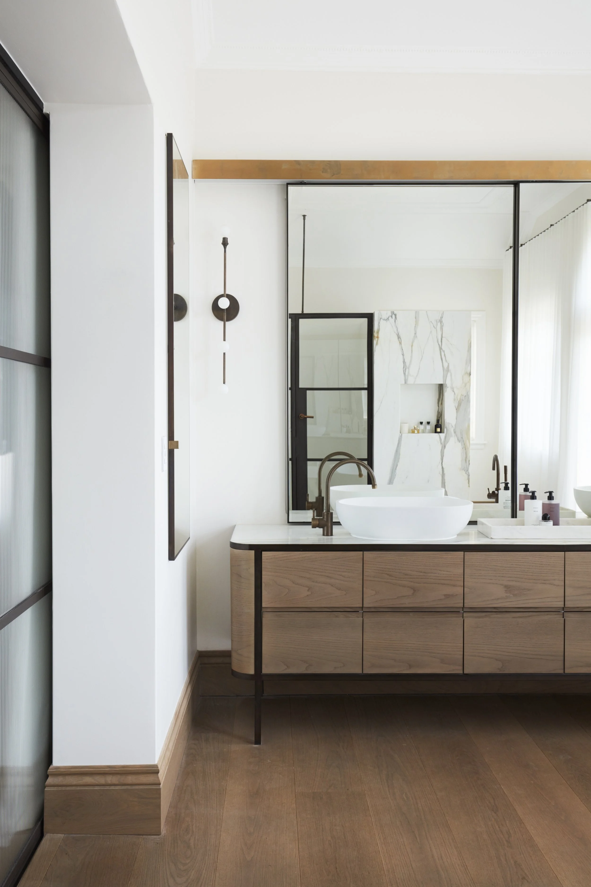 12_181102_RUPERTSWOOD_AVE_590 1.jpg