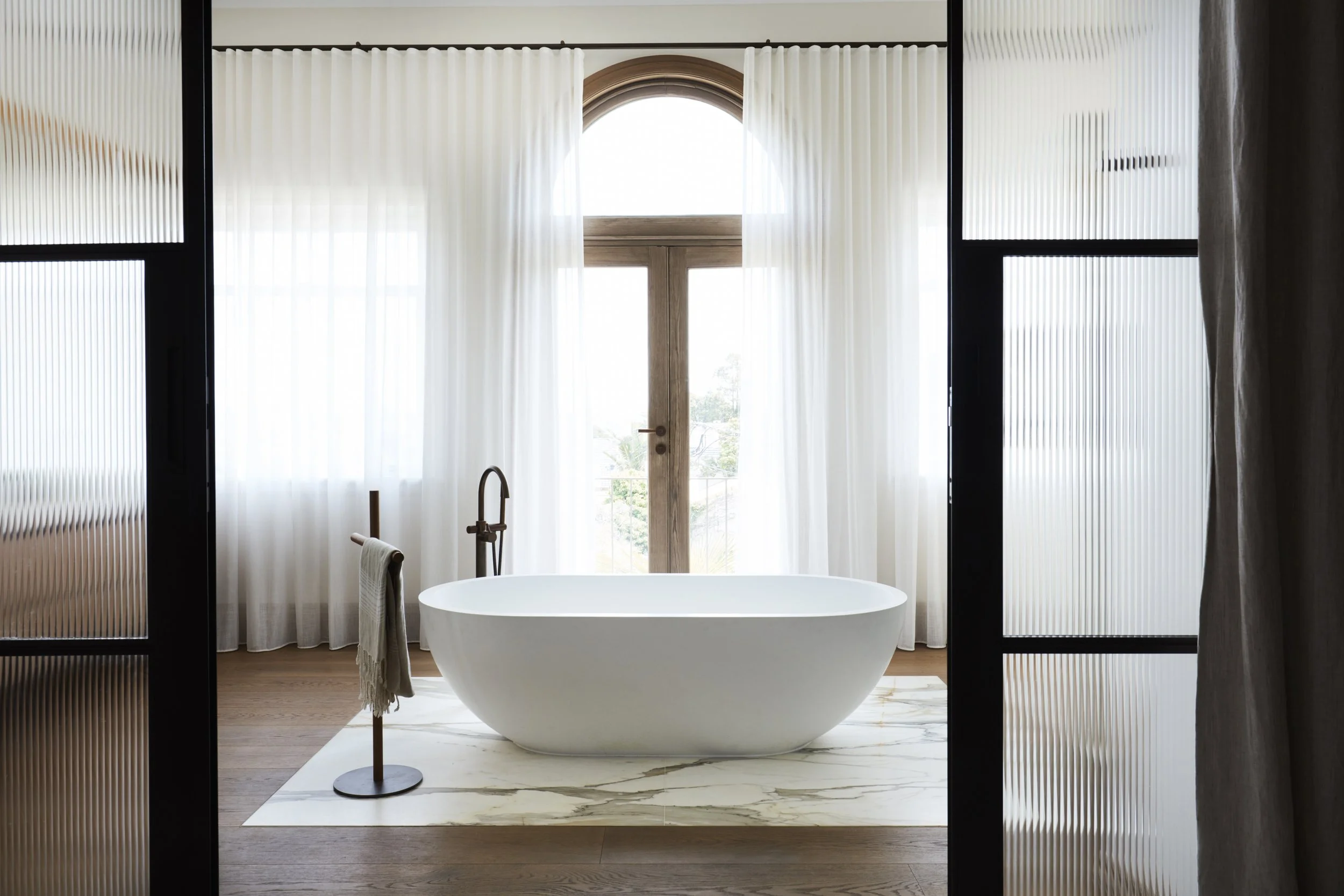 12_181102_RUPERTSWOOD_AVE_568.jpg
