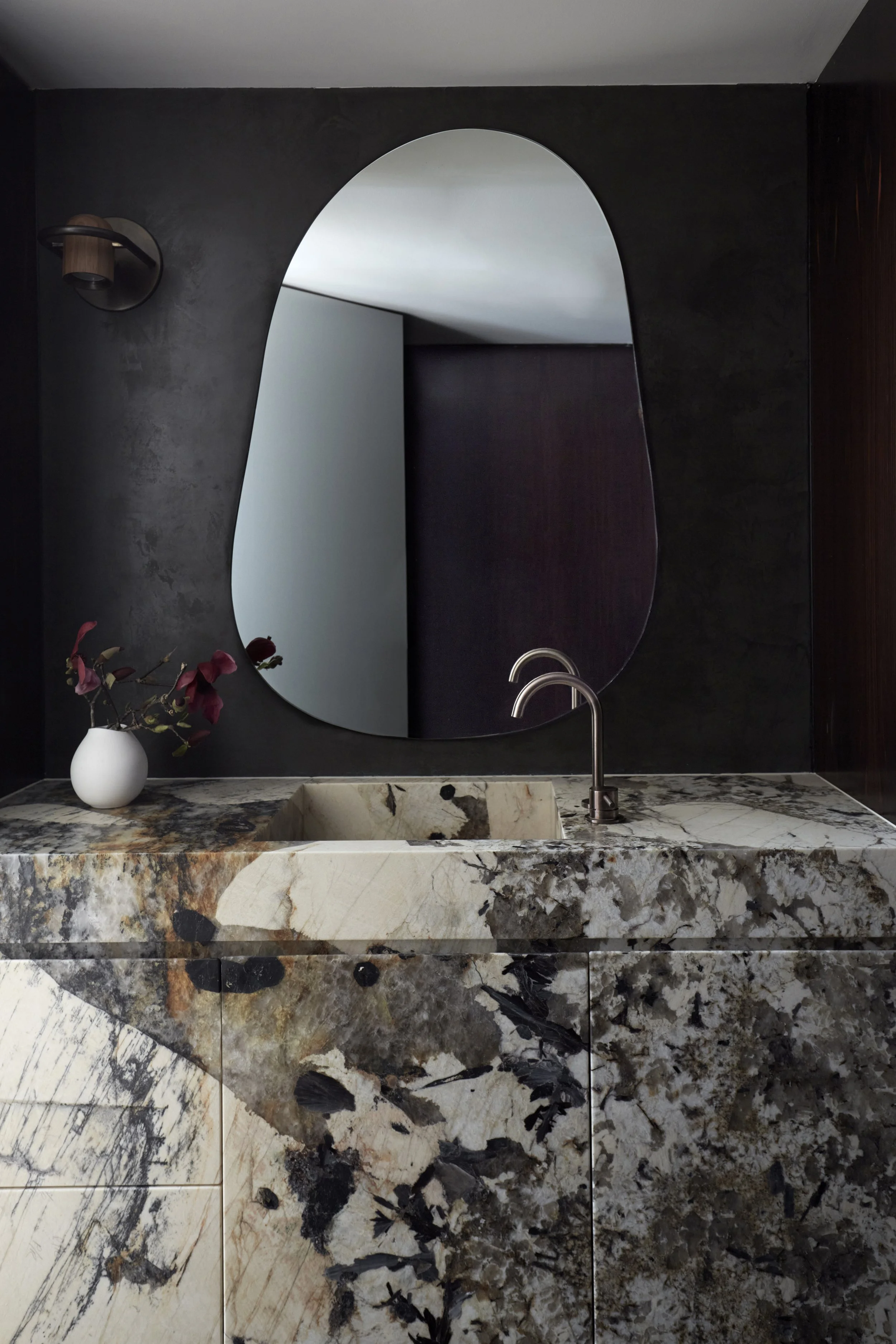 Rosselli - Elizabeth Bay6180 1.jpg