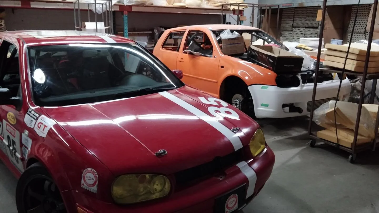 👊🏻Where it all began.

Building race cars in the back of a furniture factory&hellip; between stacks of foam, parts on shelves, and zero room for excuses.

No fancy shop. No big budget. Just figuring it out as we went.

Late nights. Cold floors. Mak