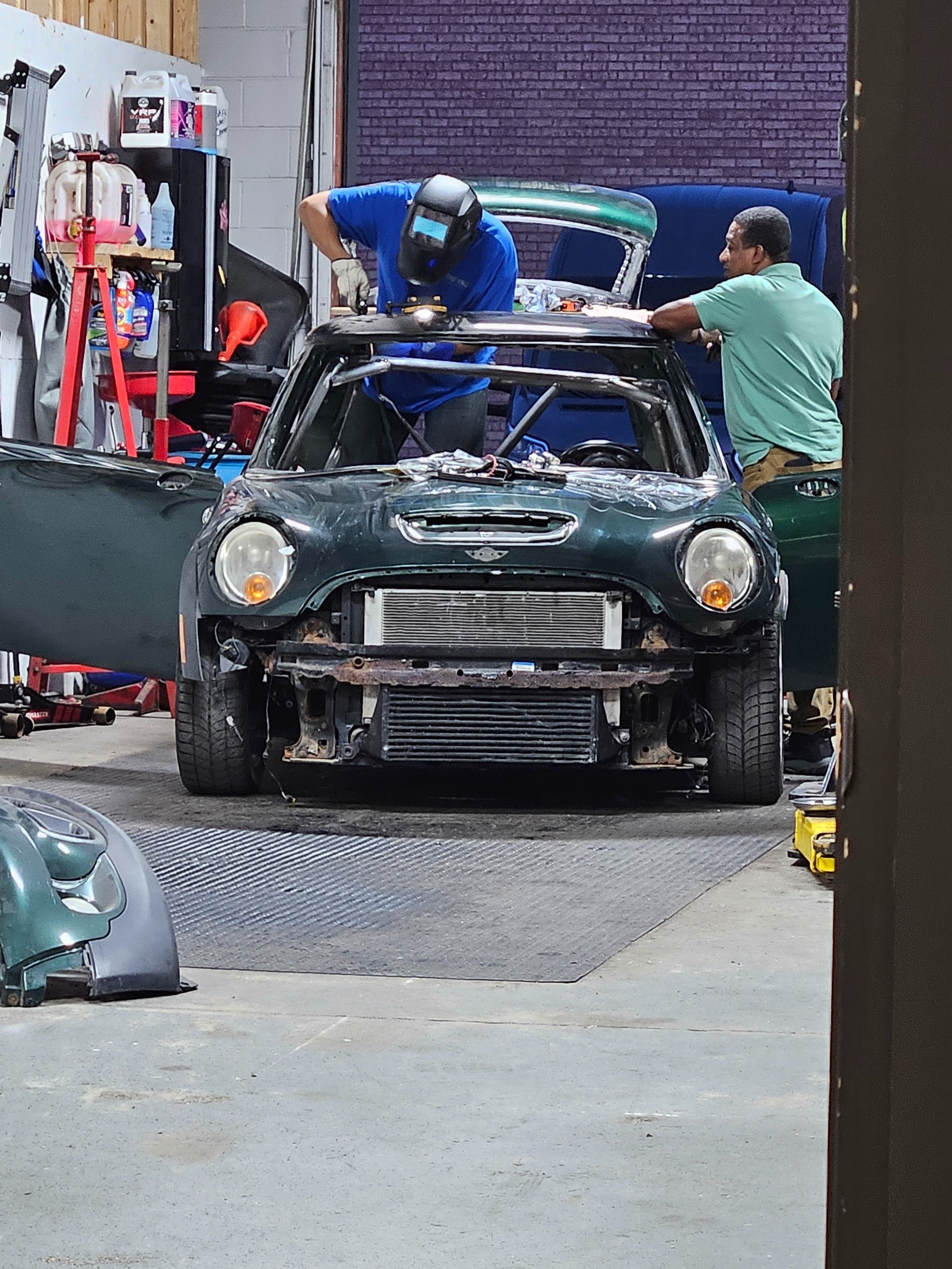 🤨Building race cars can be fun &hellip;

In our opinion taking them to the track is more fun. 

Countless hours , blood , sweat and tears are involved. Not for the weak at heart and if you don&rsquo;t know what your doing it can make you go broke. 
