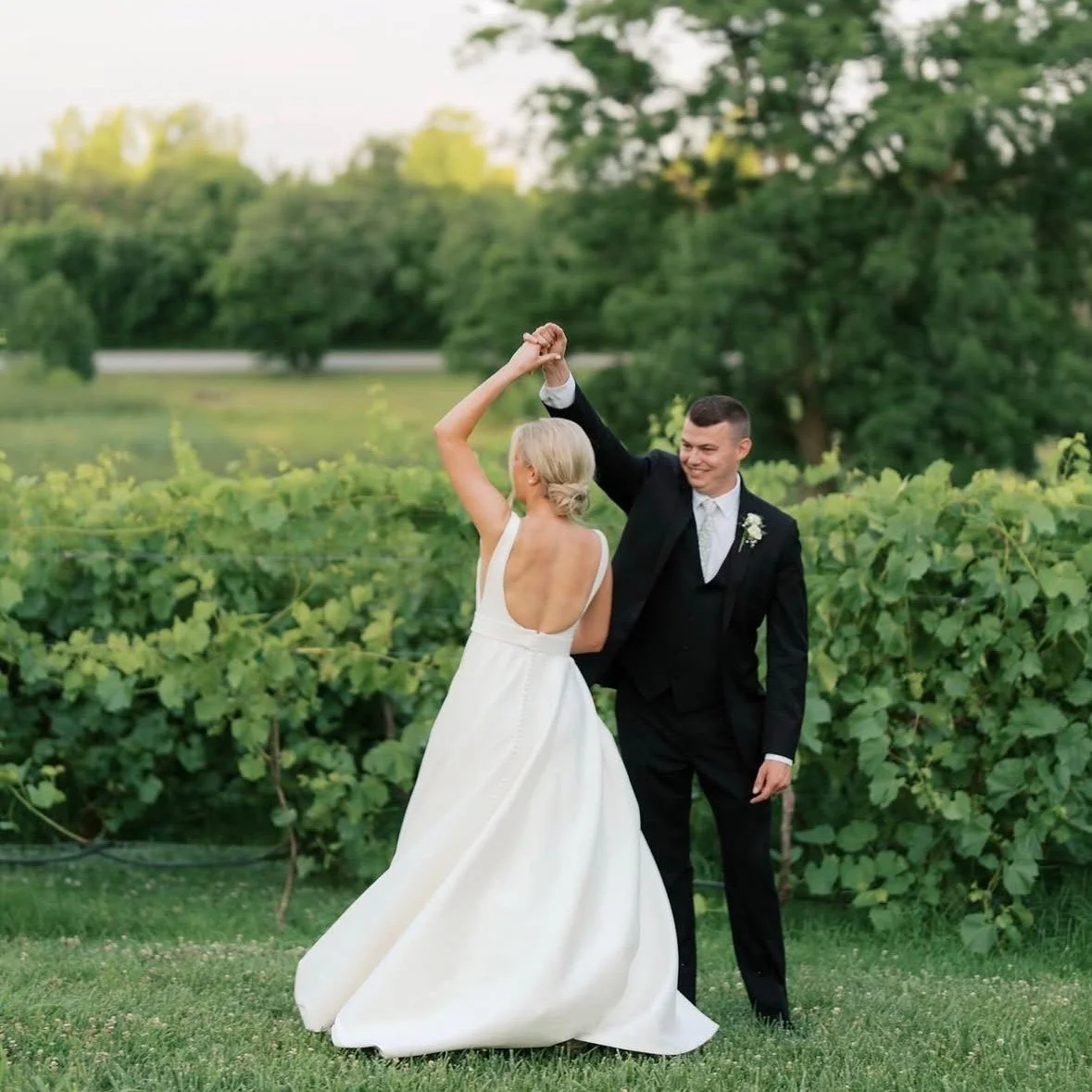 Wishing this beautiful couple a lifetime of love and laughter.❤

Cheers from DRV, we're so happy to be apart of your big day.🥂

#vineyardlifestyle #defianceridgevineyards #weddingvenuemissouri #weddinginspo #winery #weddingphotography
