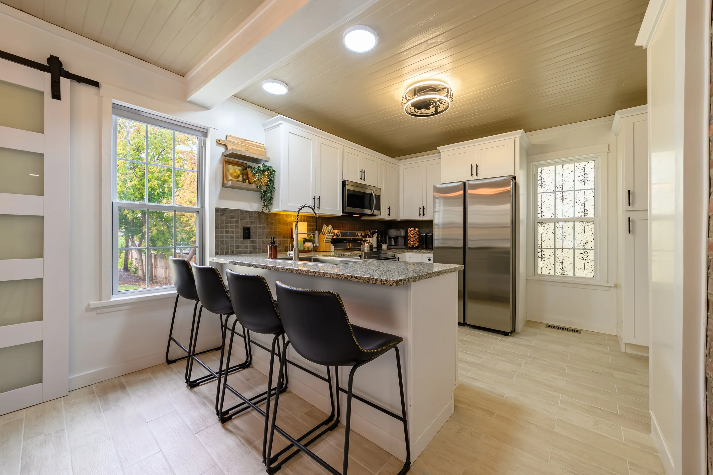 Kitchen1.jpg