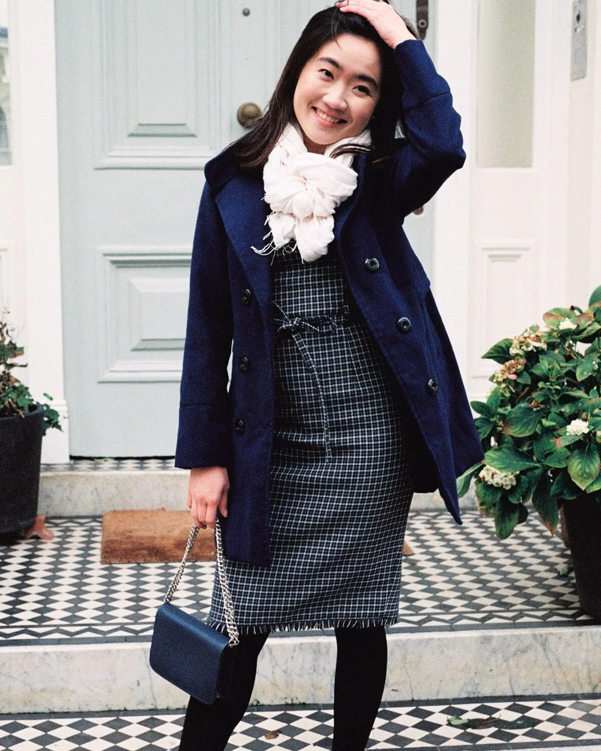 I have started using film for portraits again. For sure the process is slower but the fun is the same. For your portfolio,  personal brand, or London memories join me on a London photoshoot. Film portraits in London shot on Kodak Portra 800 with my C