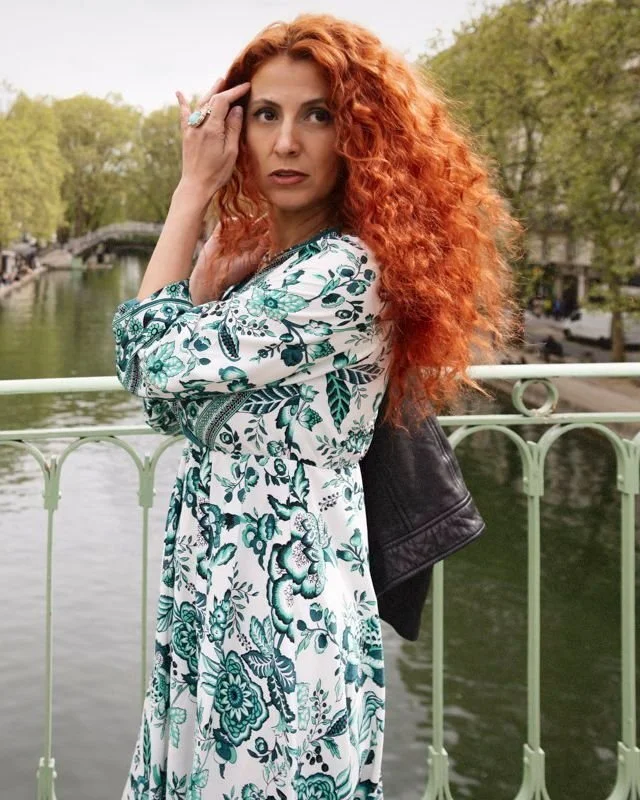 Angela, gorgeous and effortless in front of the lens. We wandered along the Canal Saint-Martin on a Sunday afternoon, one of my favourite corners of Paris, and made portraits that felt less like a shoot and more like a conversation.