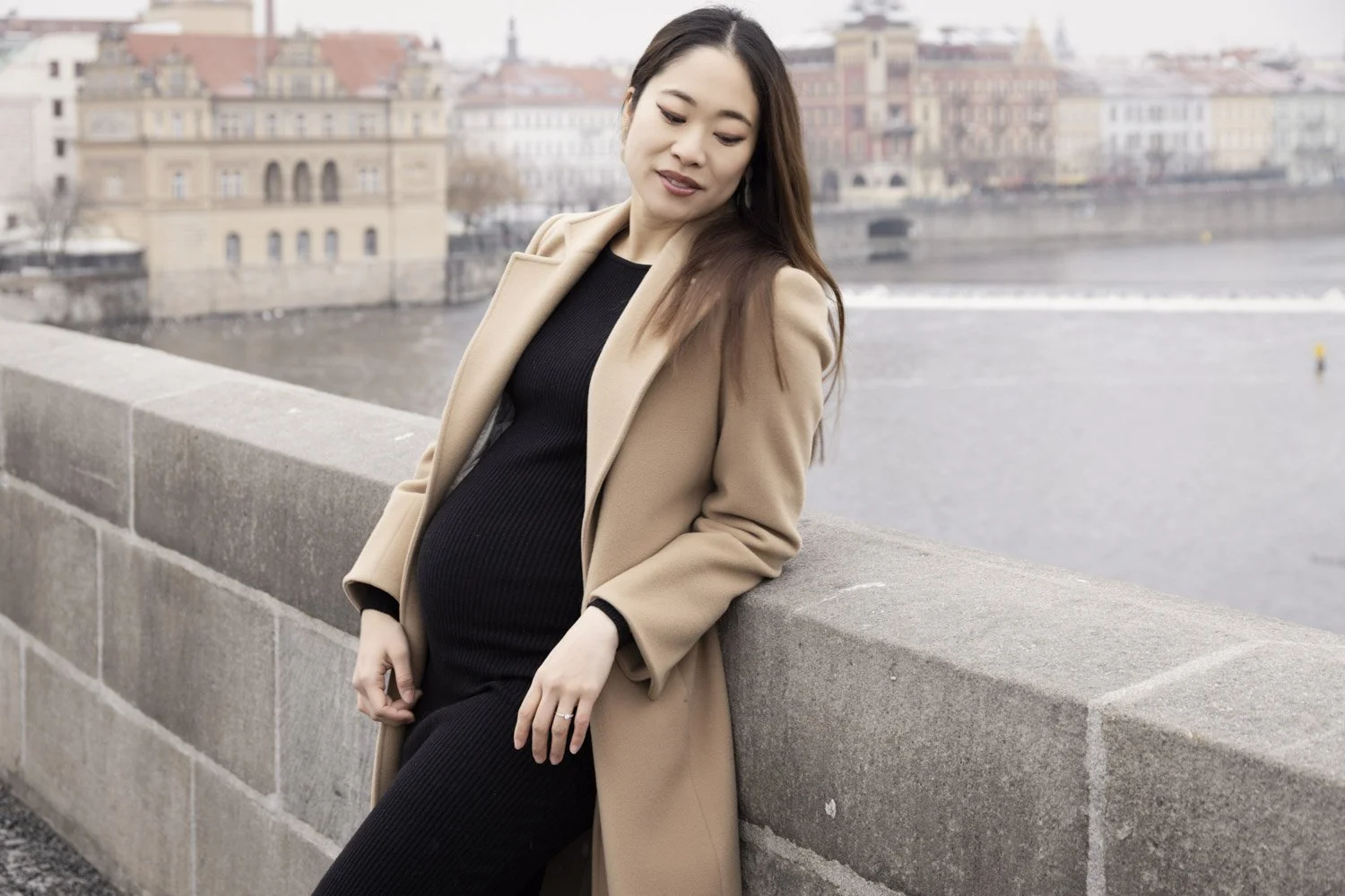 intimate maternity portraits abroad