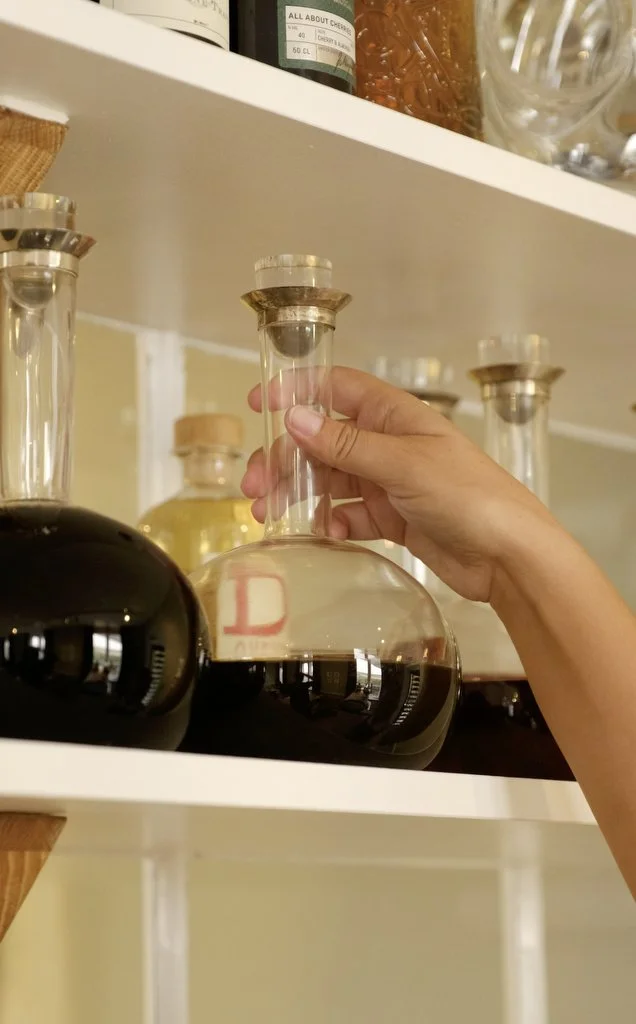 Med et alsidigt vin- og drinks kort er vi altid klar på at hjælpe med at finde de perfekte drikkevarer til din frokost