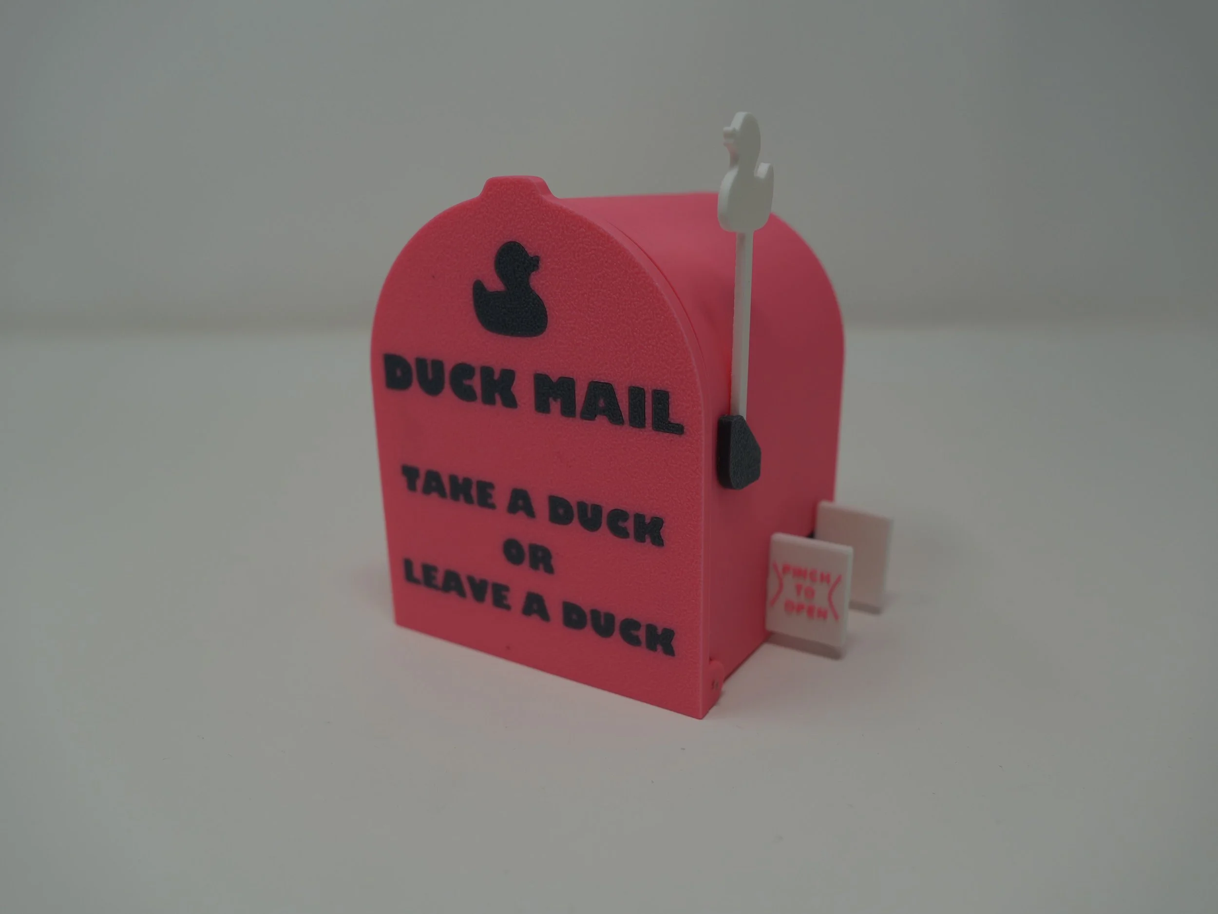 "Pinkie" Duck Mailbox