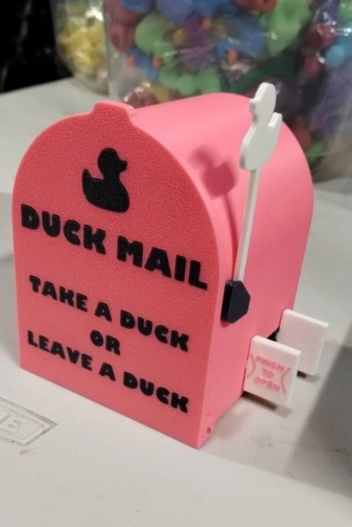"Pinkie" Duck Mailbox