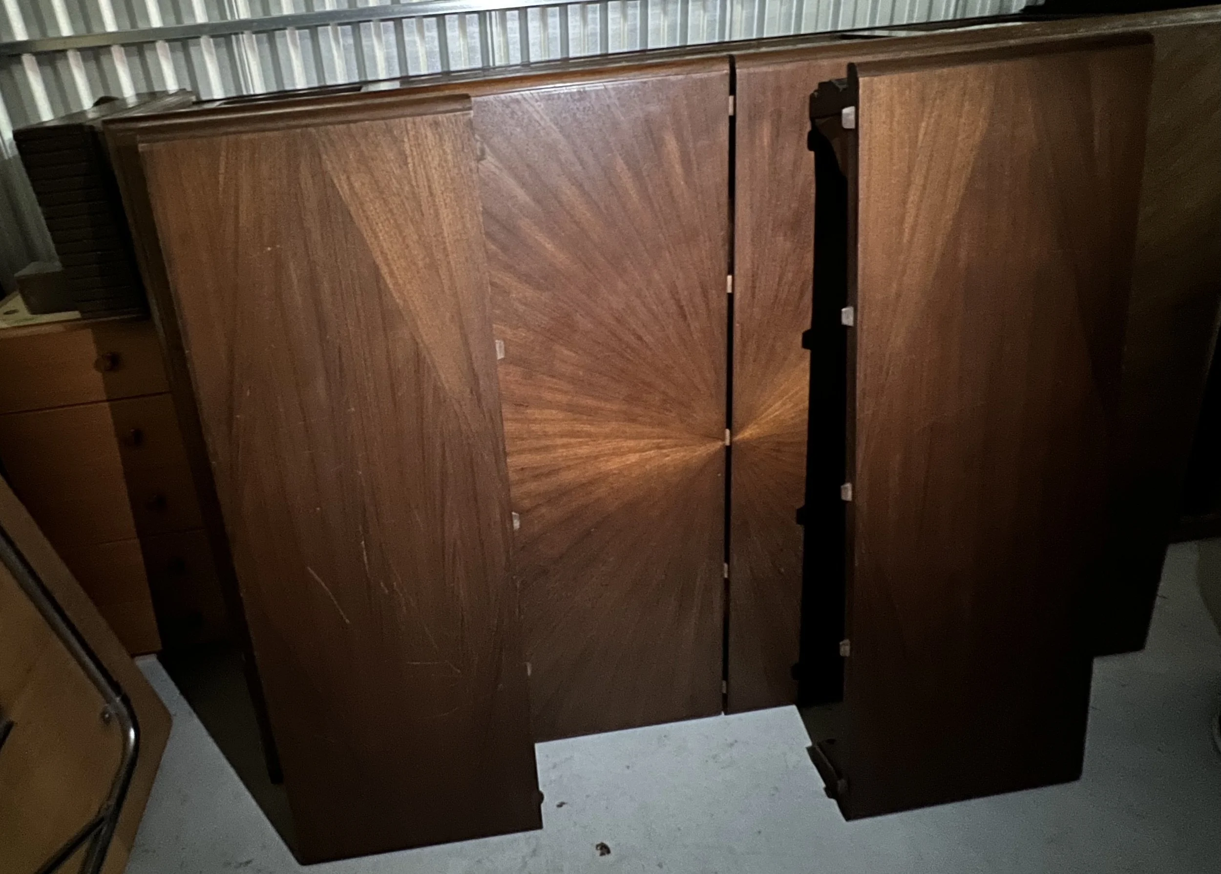 Item 26- dining set2.jpg