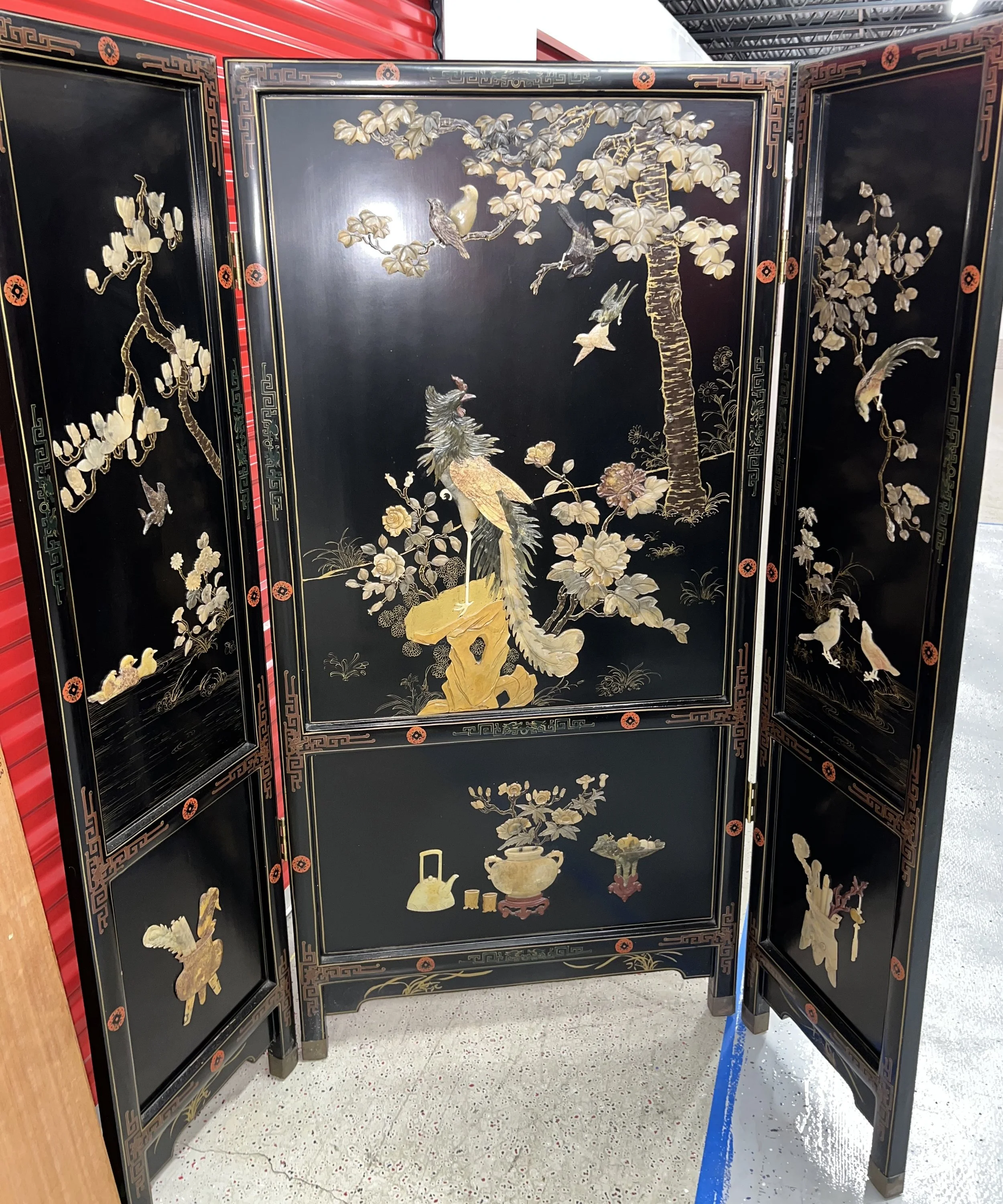 Item 21- Room divider 1.jpg