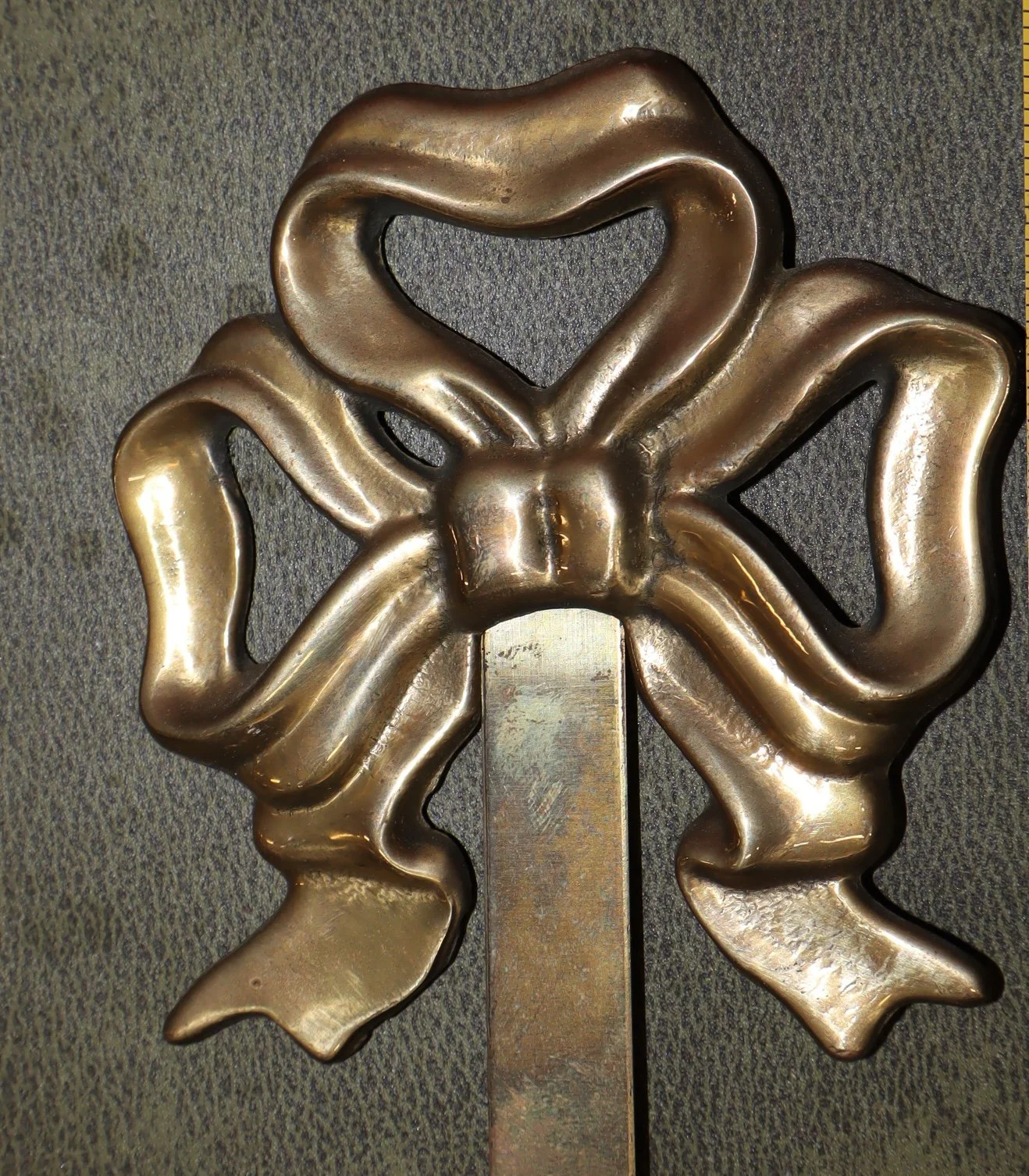 VTG Solid Brass wall hanger with bow