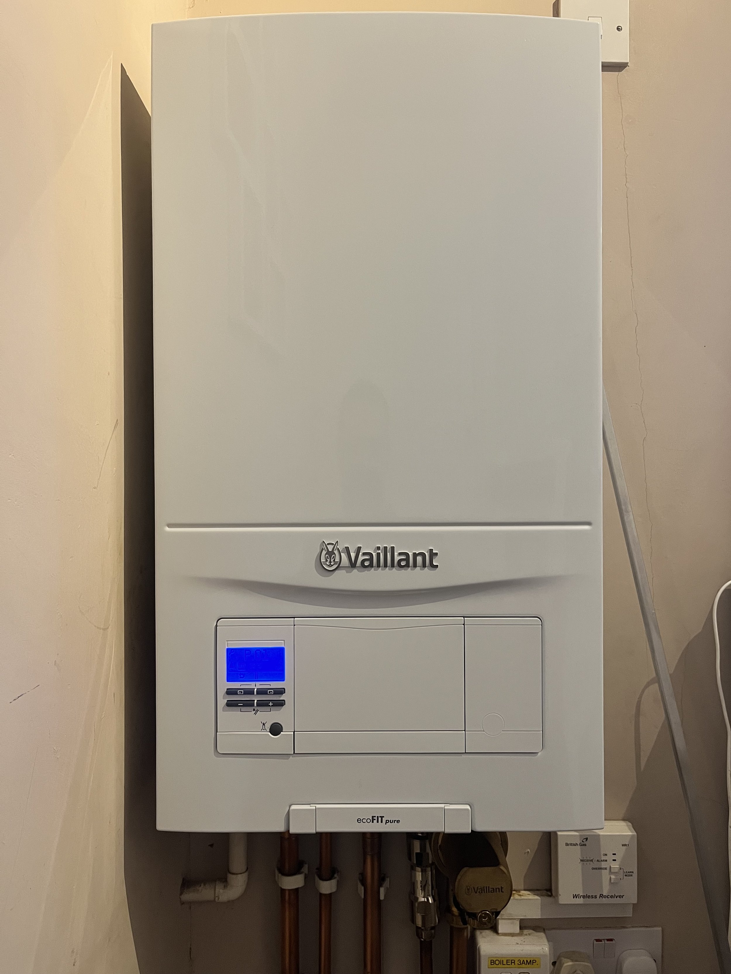 Vaillant boiler installation Linslade Leighton Buzzard senior technician