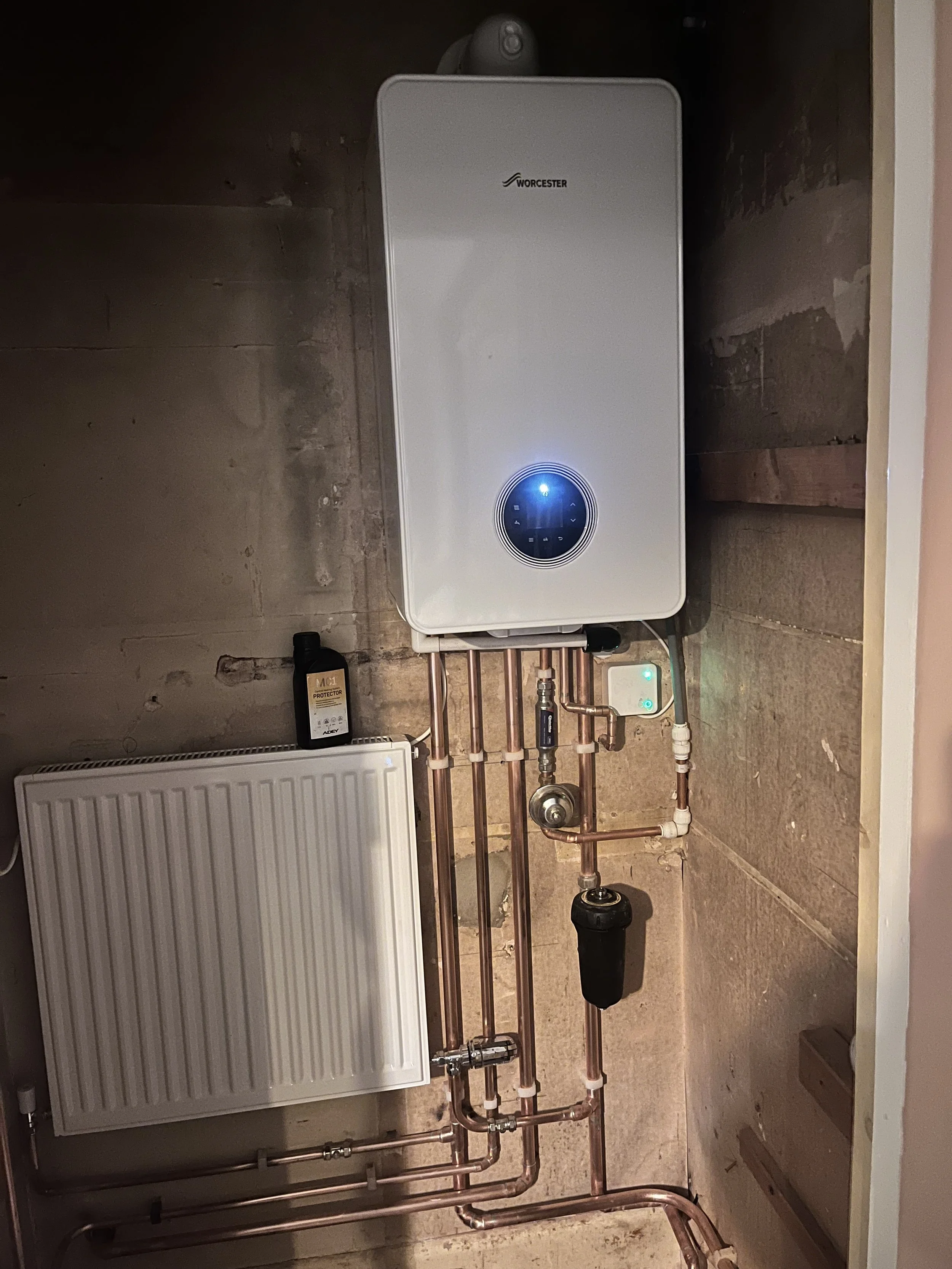 Worcester Bosch boiler install with Hive thermostat Leighton Buzzard