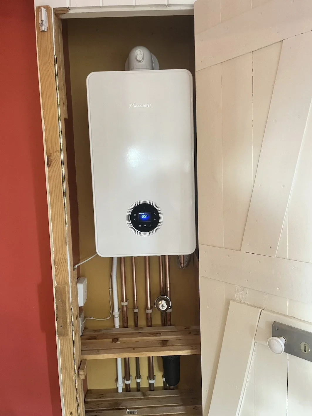 Worcester 4000 kitchen cupboard installation Leighton Buzzard with magnetic filter