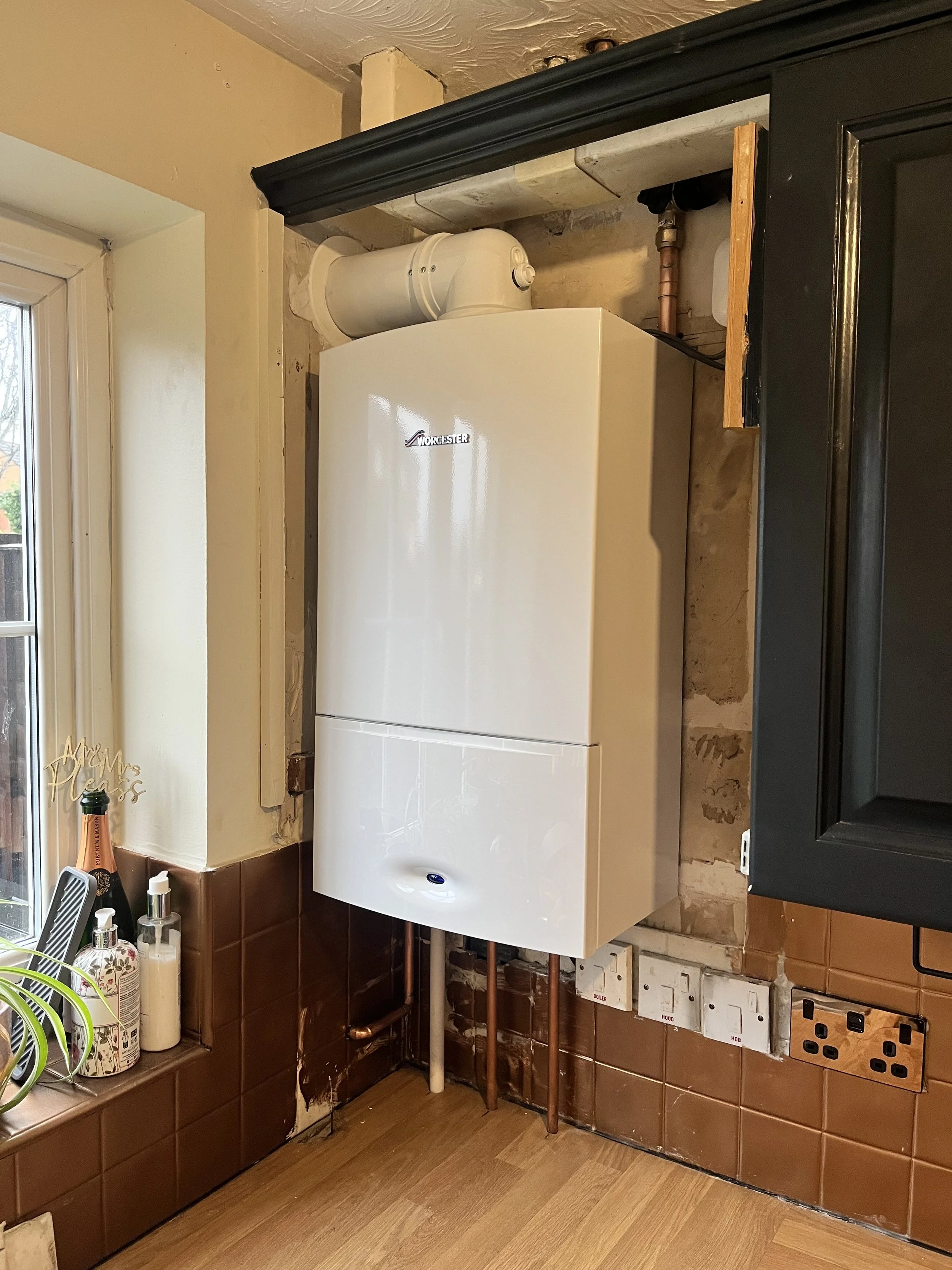 Dangerous boiler electricals repair and Worcester Bosch install Leighton Buzzard