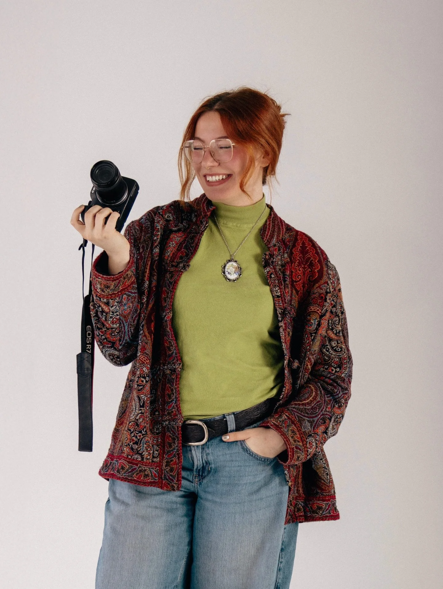 Hey! I&rsquo;m Erin, the face behind the camera.
I&rsquo;m all about color, genuine moments, and helping people feel comfortable in front of the lens.
The first time I fell in love with photography I was 9! I was gifted a little red point-and-shoot c